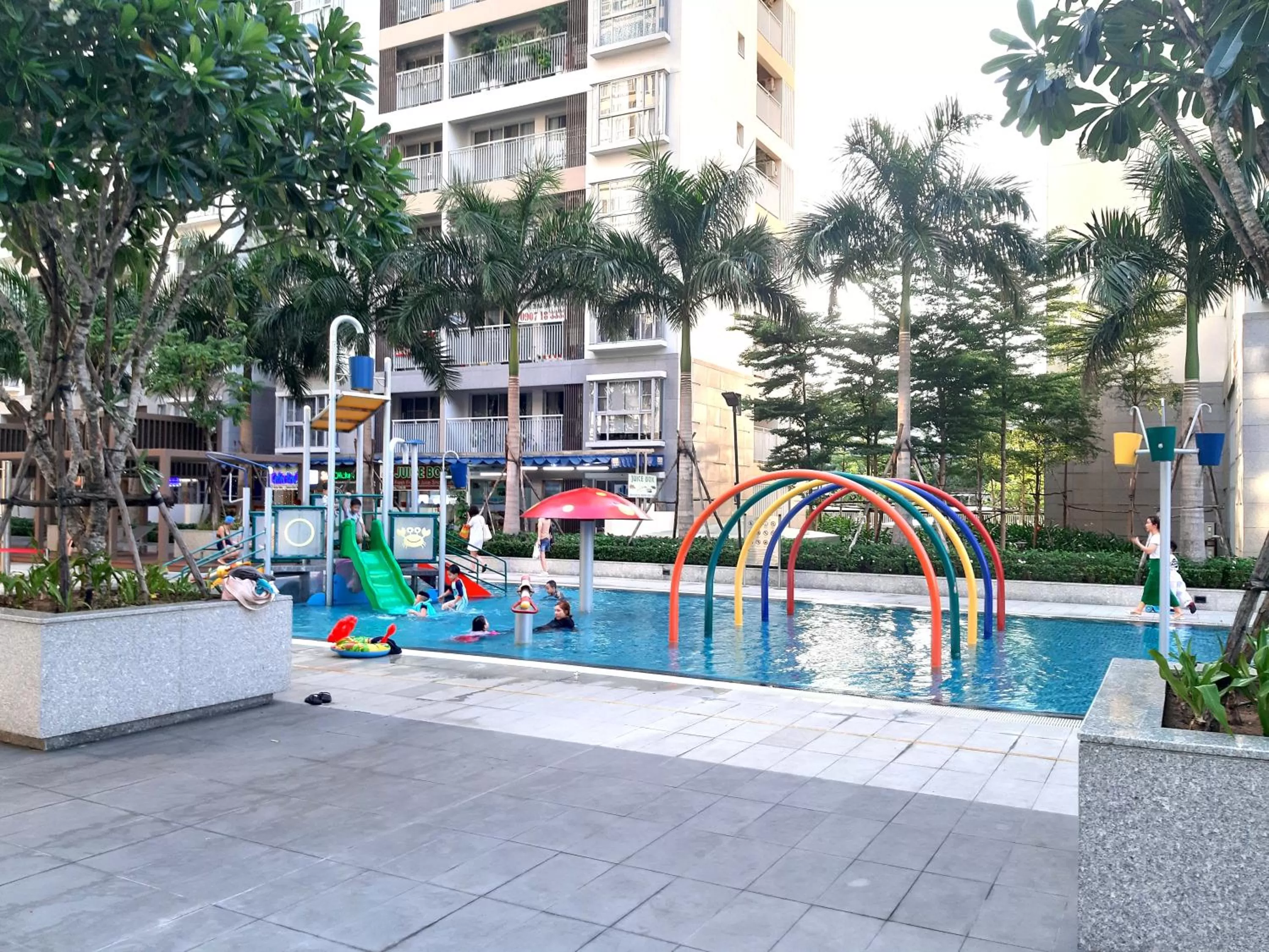 Swimming pool in Scenic Valley Suite