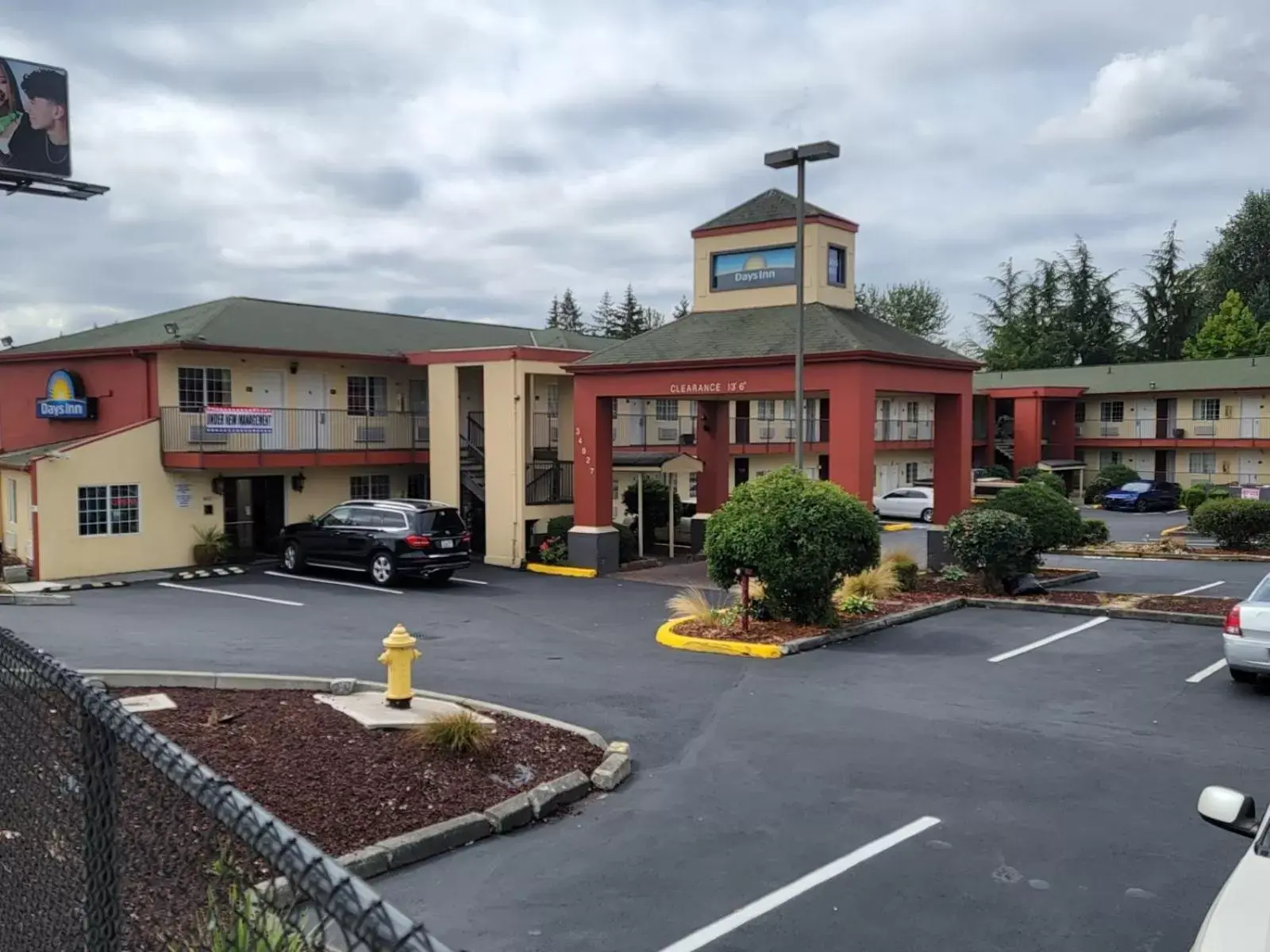 Property building in Days Inn by Wyndham Federal Way Property building in Days Inn by Wyndham Federal Way