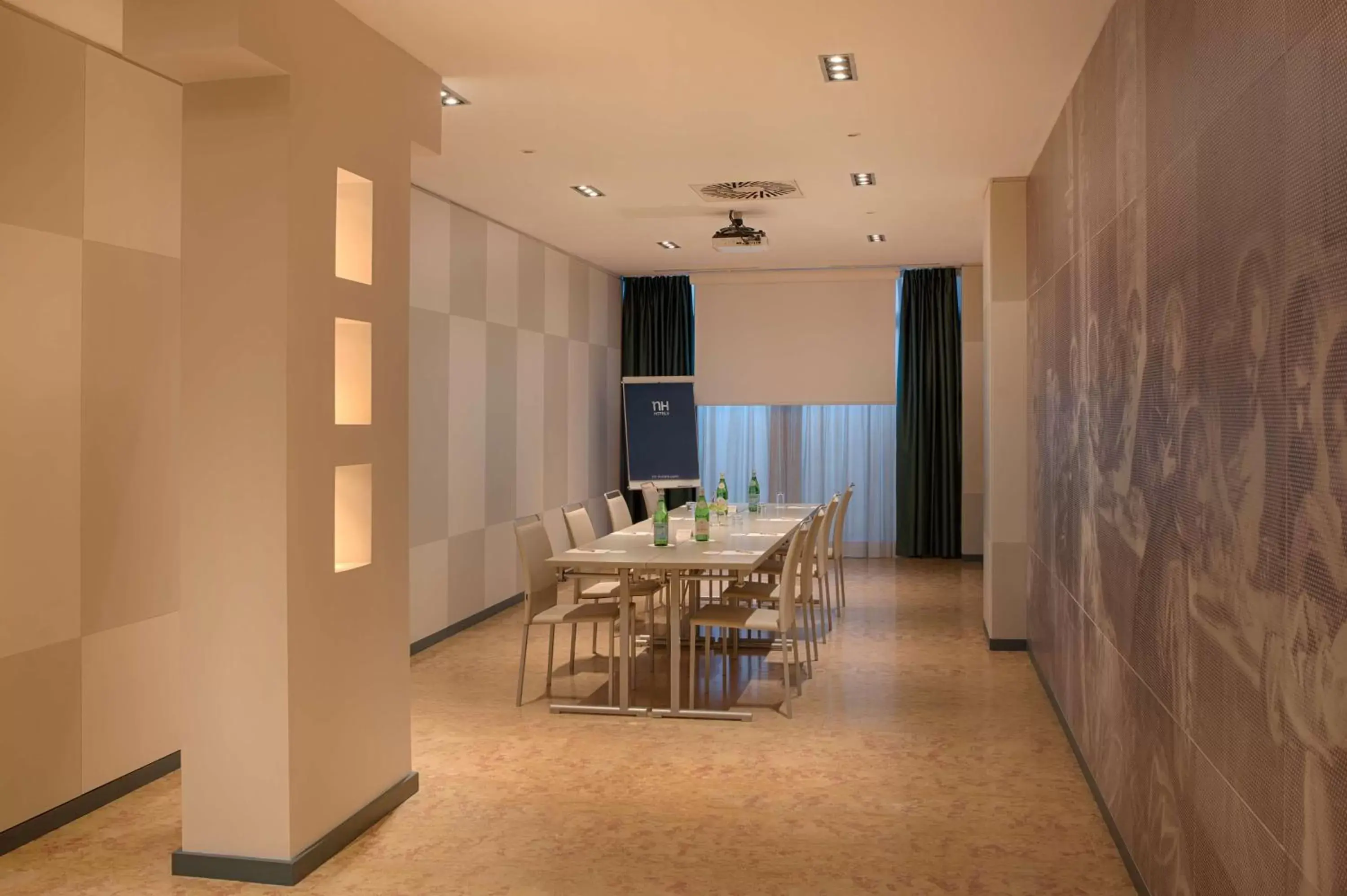 Meeting/conference room, Dining Area in NH Roma Villa Carpegna