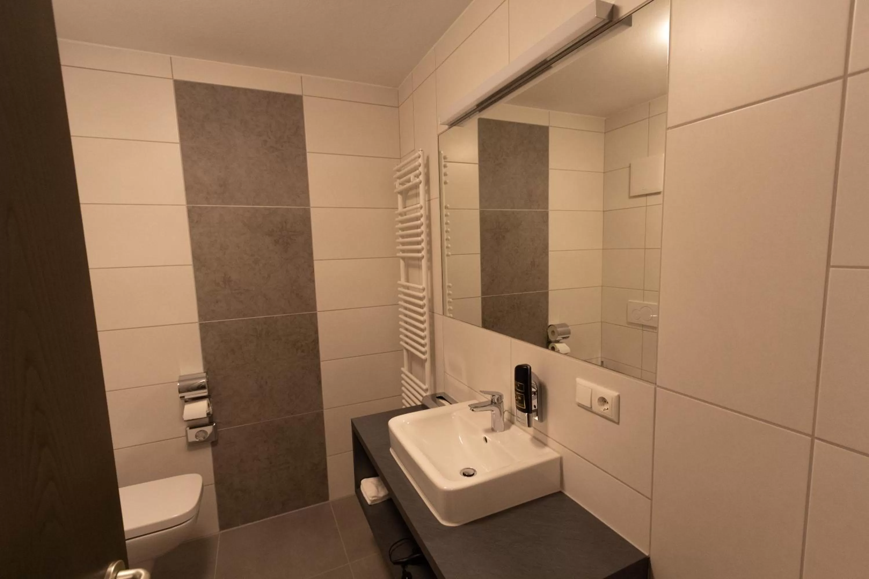 Bathroom in Central Hotel Wagenfeld