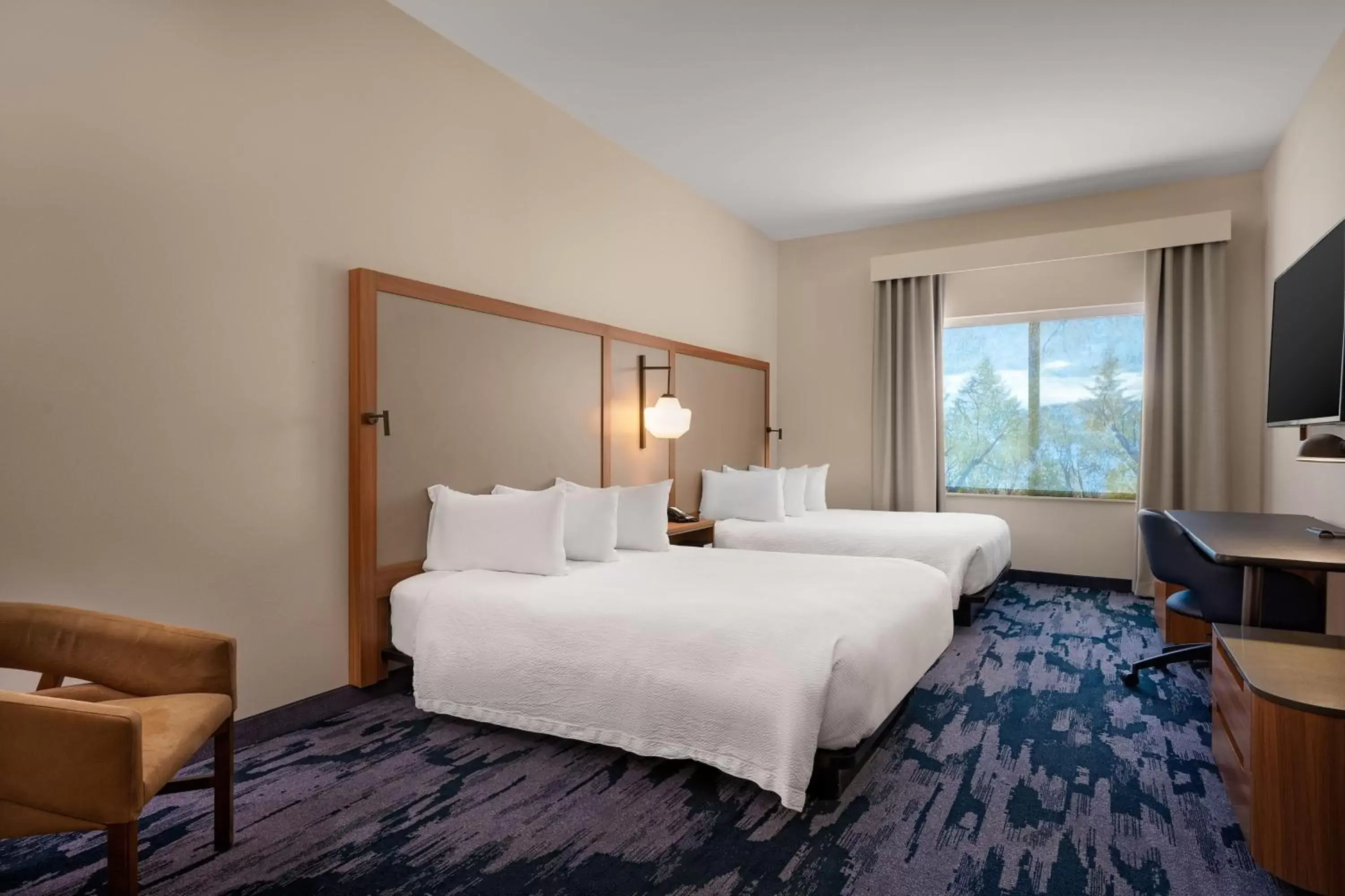 Photo of the whole room, Bed in Fairfield Inn & Suites by Marriott Missoula