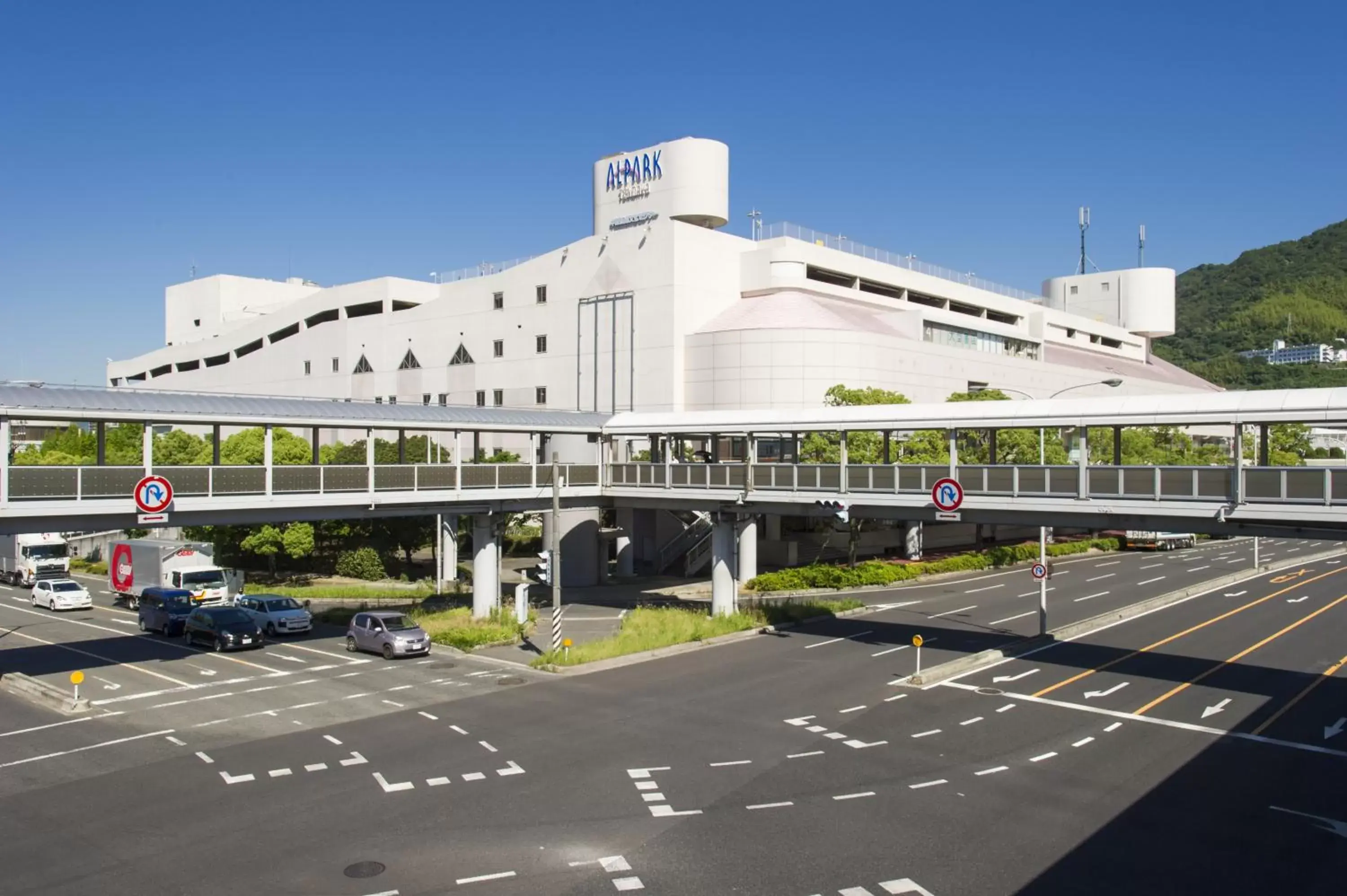 Shopping Area, Property Building in Hotel Hiroshima Sunplaza