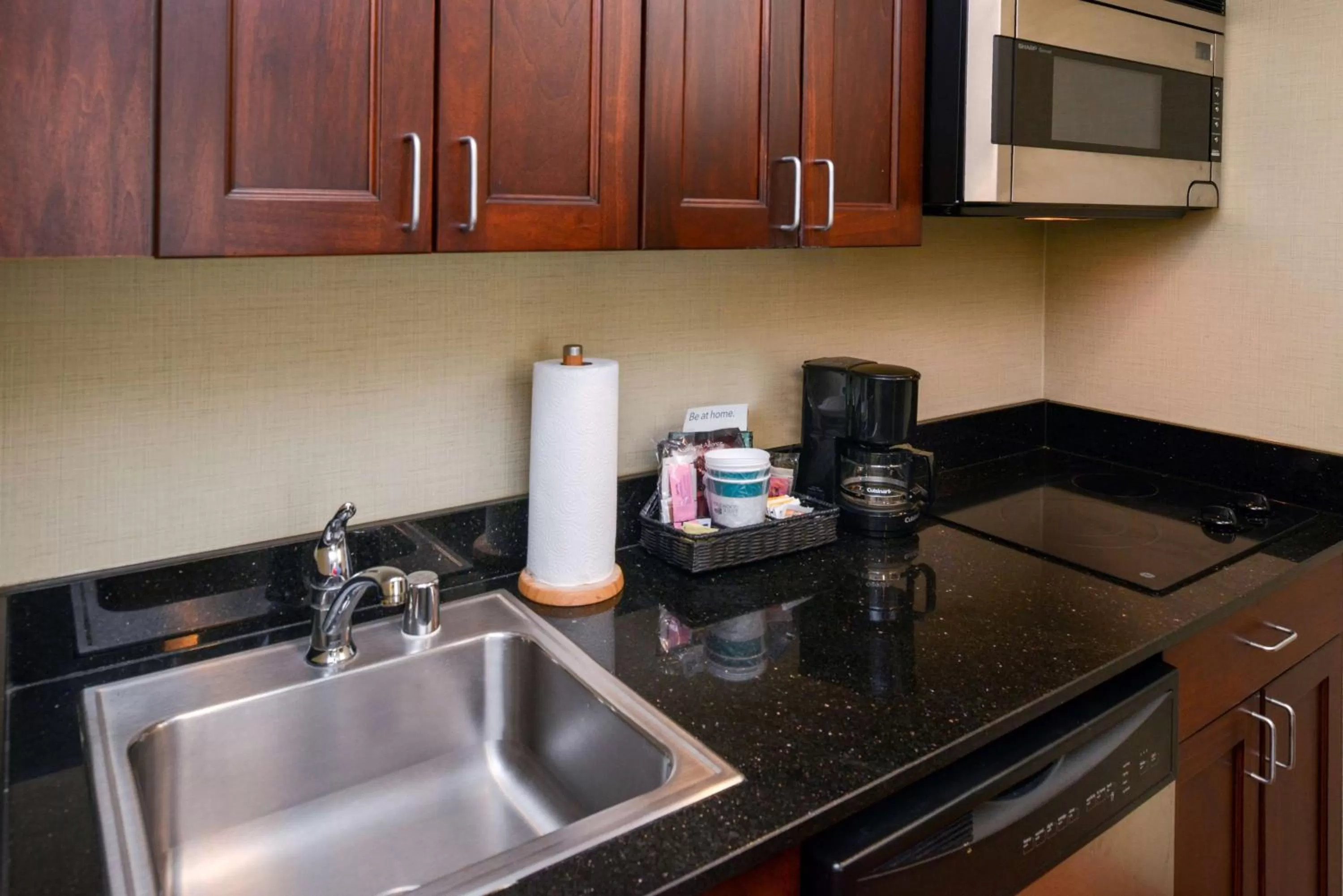 Kitchen or kitchenette in Homewood Suites by Hilton Fresno