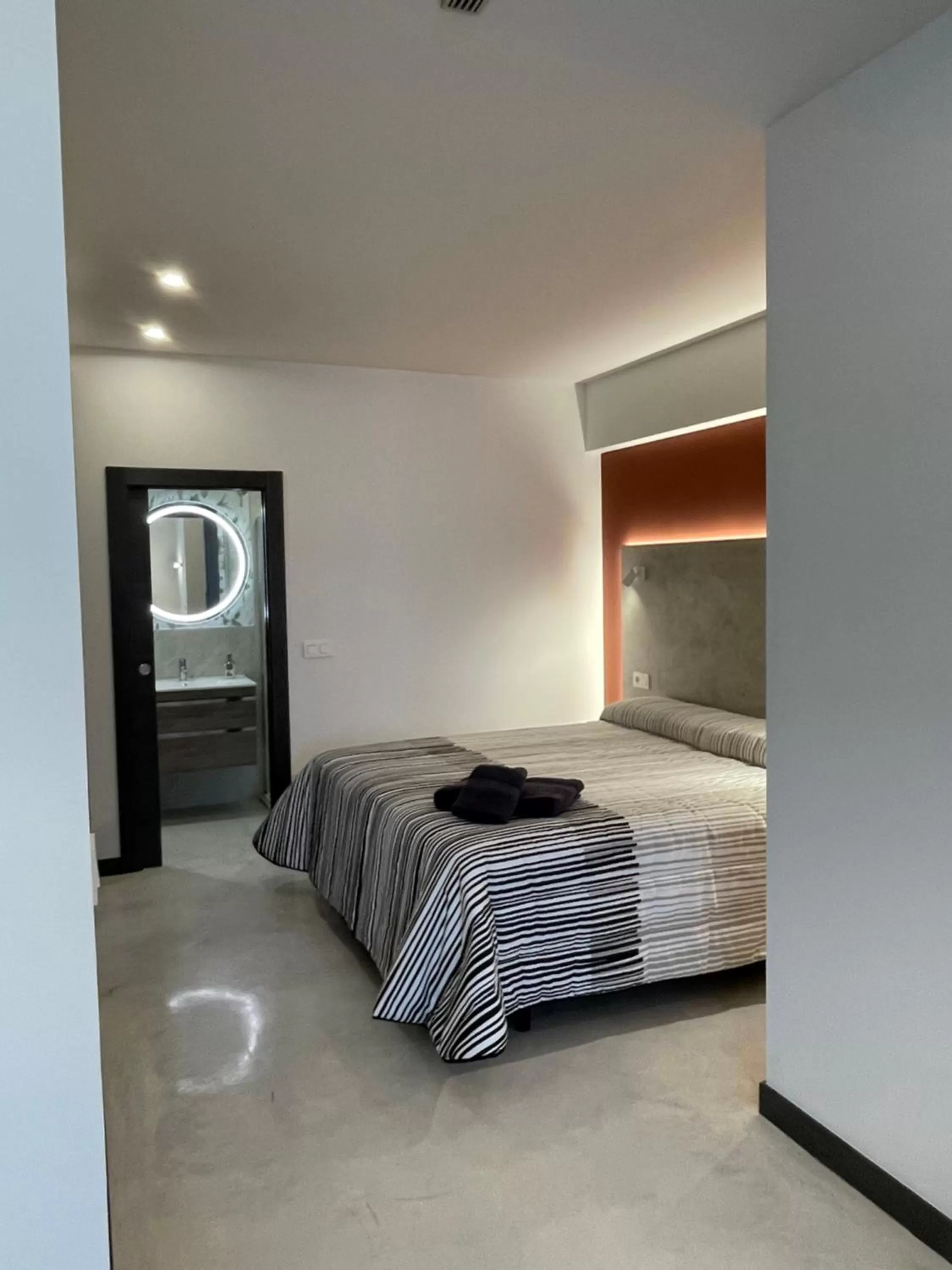 Bedroom, Bed in Aljama Burgos