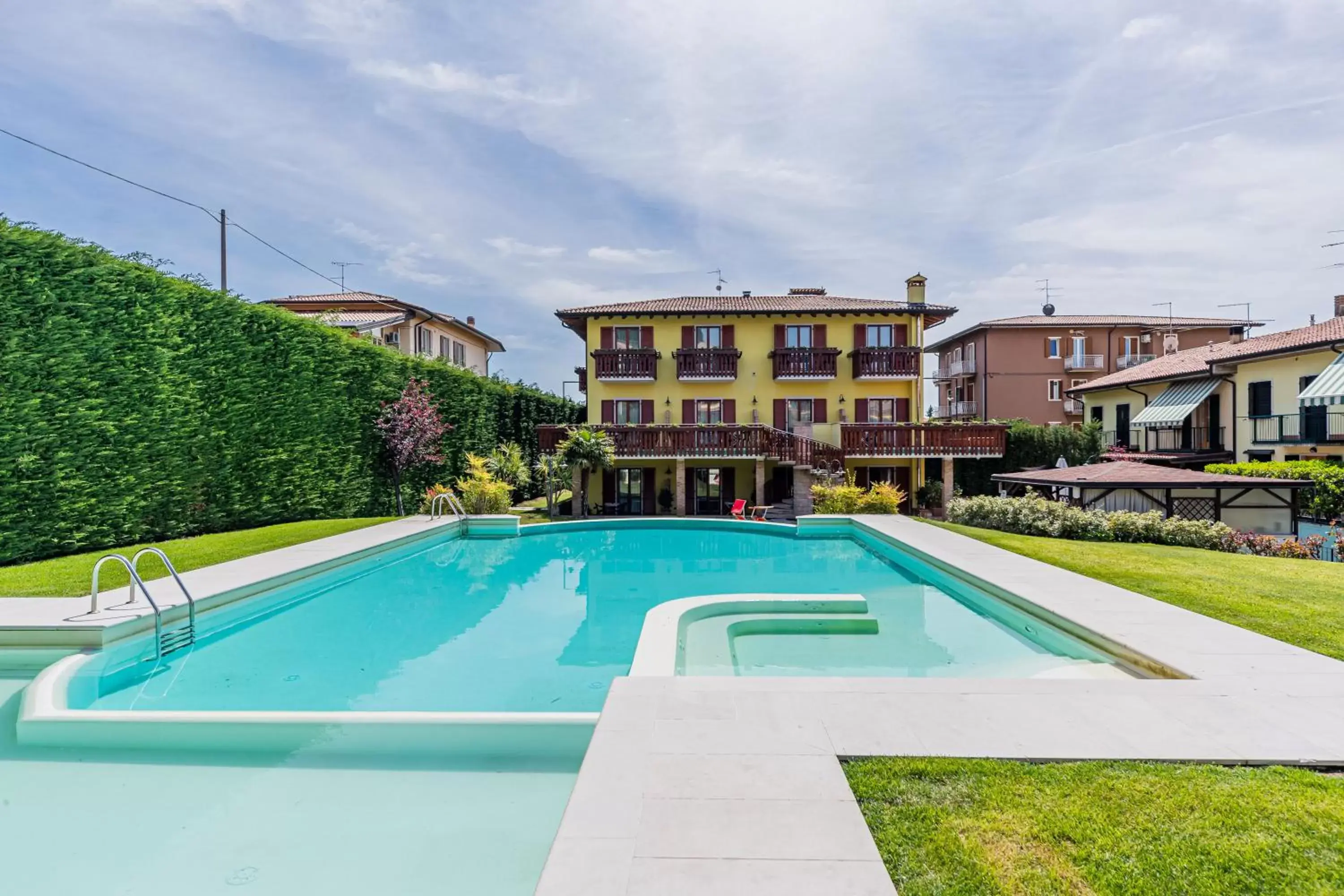 Swimming Pool in Hotel Romantic