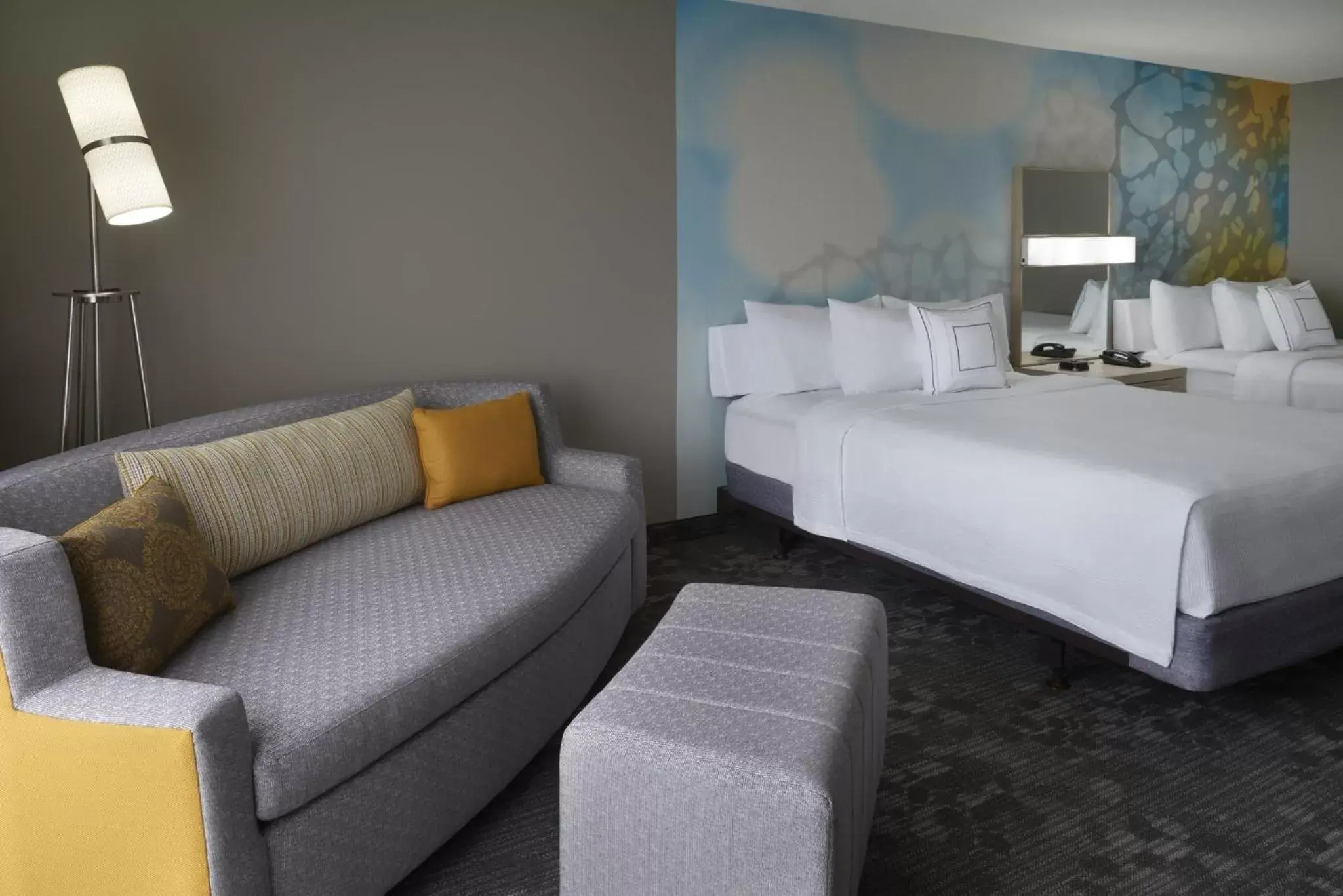 Bedroom, Bed in Courtyard by Marriott Toronto Airport