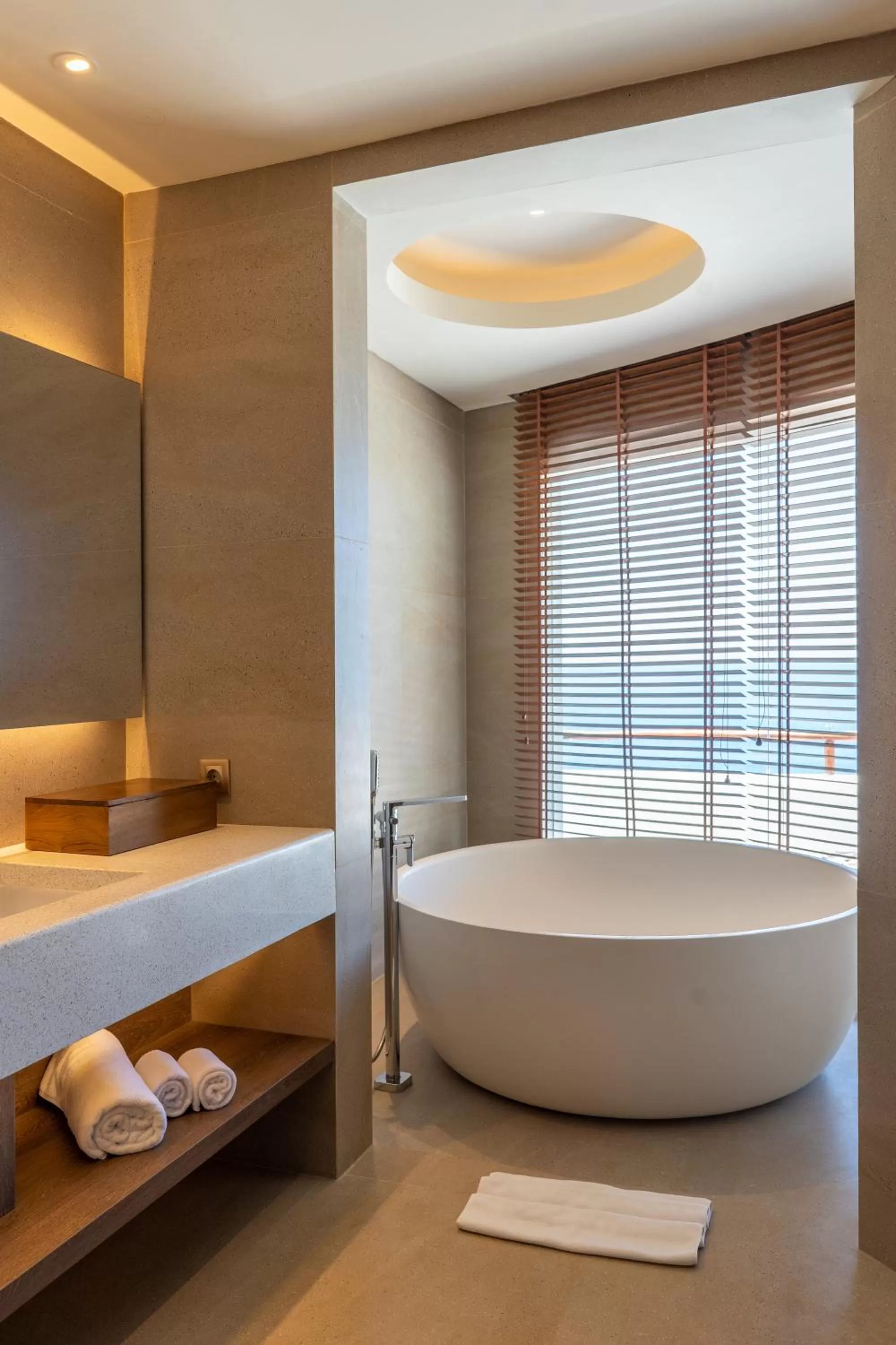 Bathroom, Bed in Royal Avila Boutique Resort