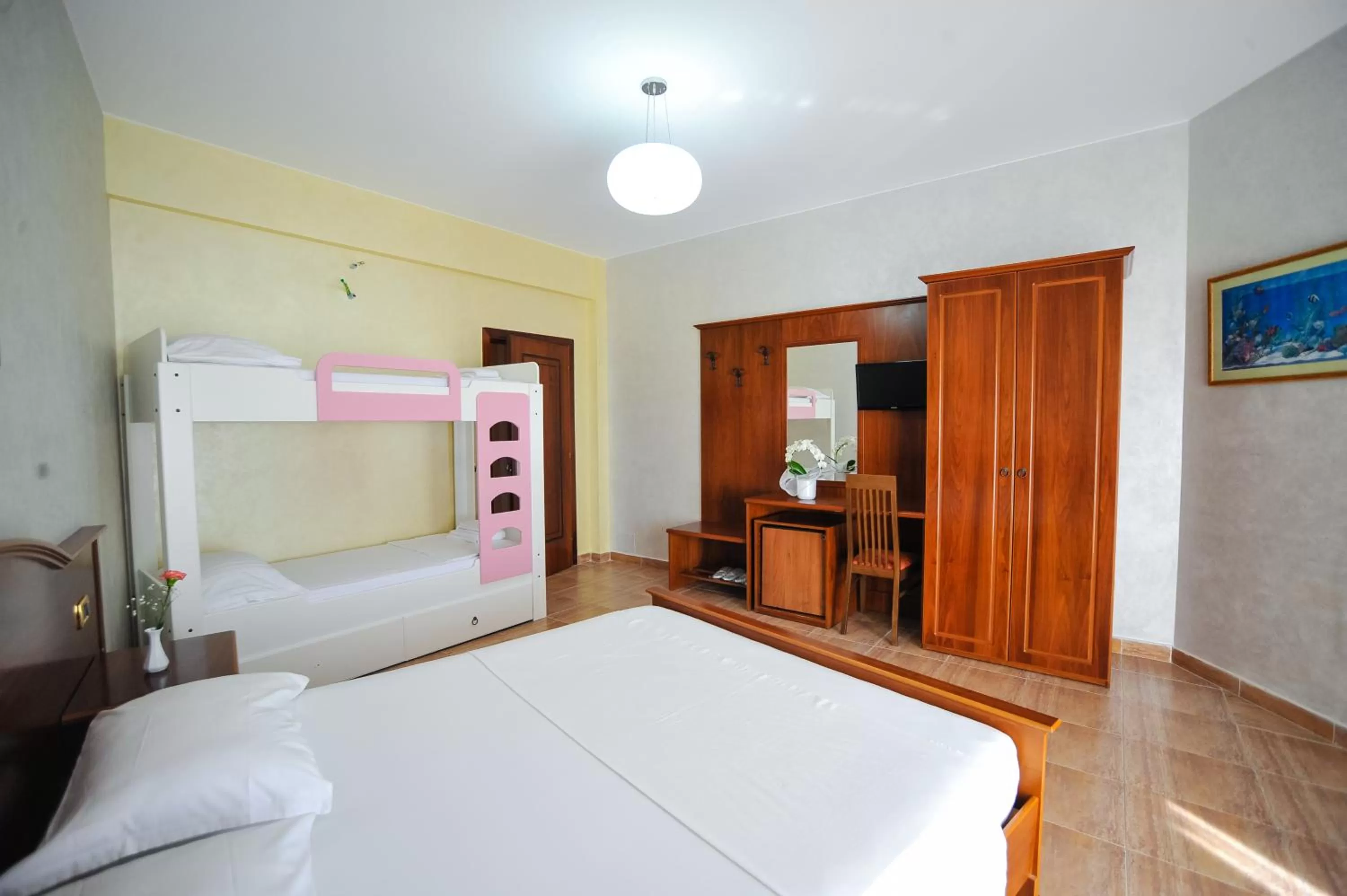 View (from property/room), Bed in Iliria Internacional Hotel