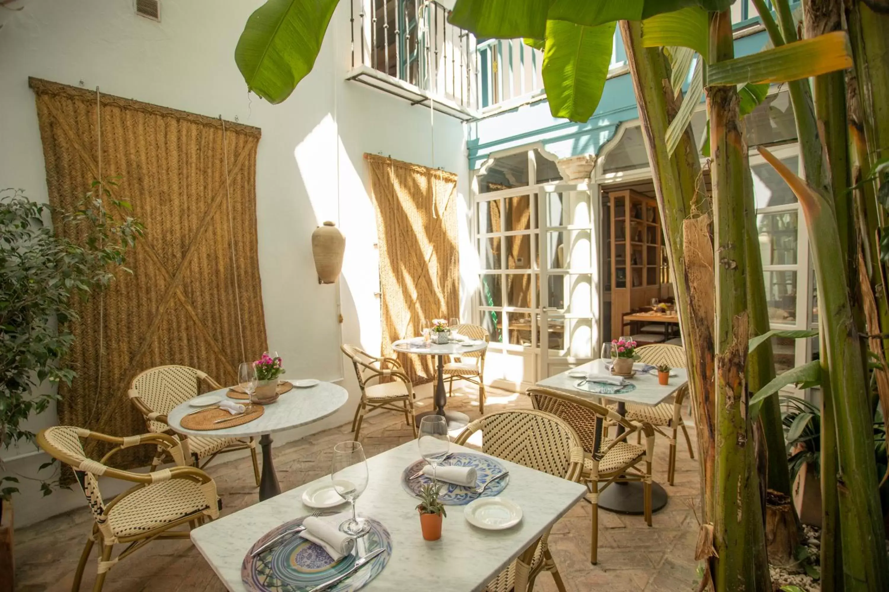 Patio, Restaurant/Places to Eat in Hospes Las Casas Del Rey De Baeza
