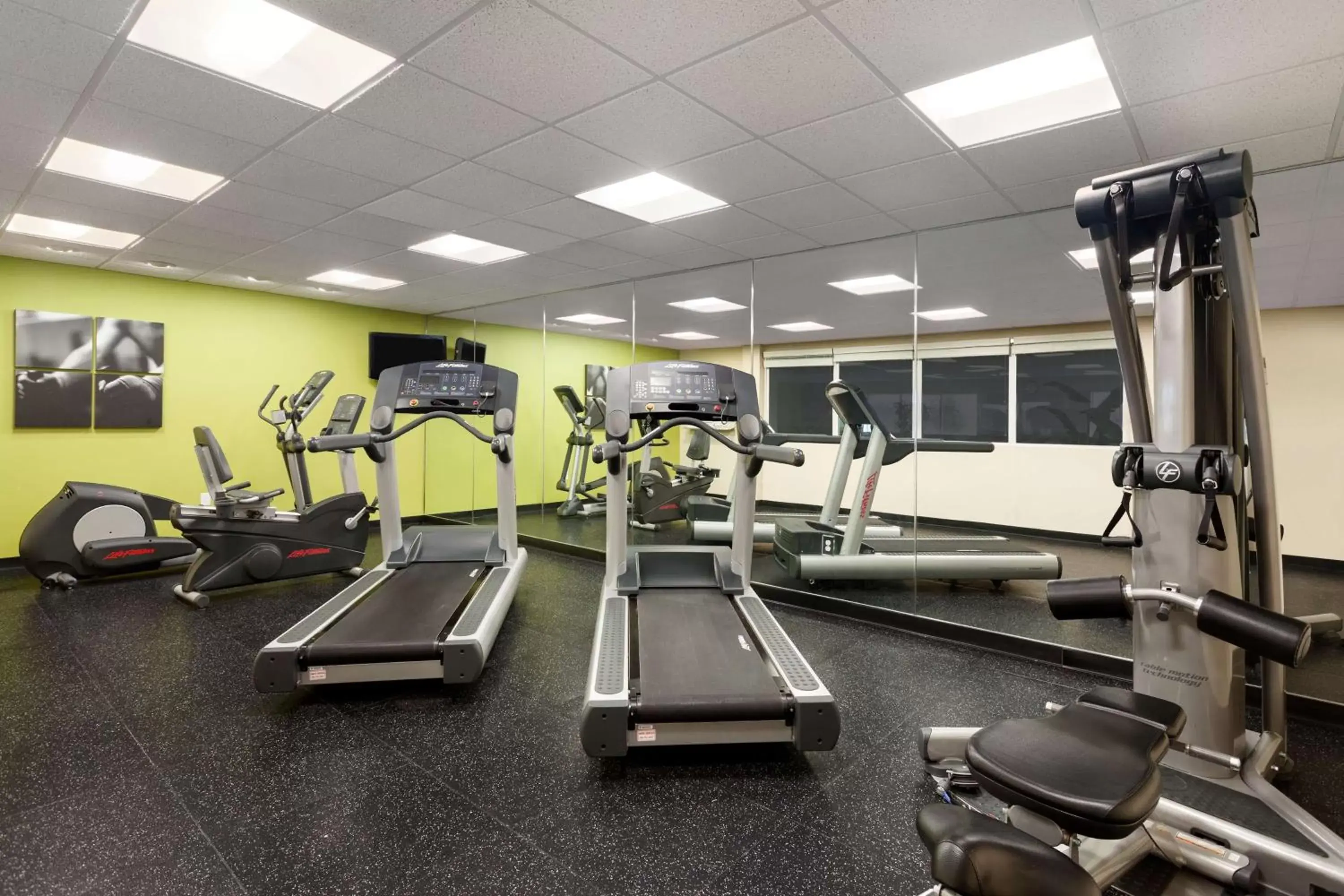 Activities, Fitness Center/Facilities in Country Inn & Suites Buffalo South I-90, NY