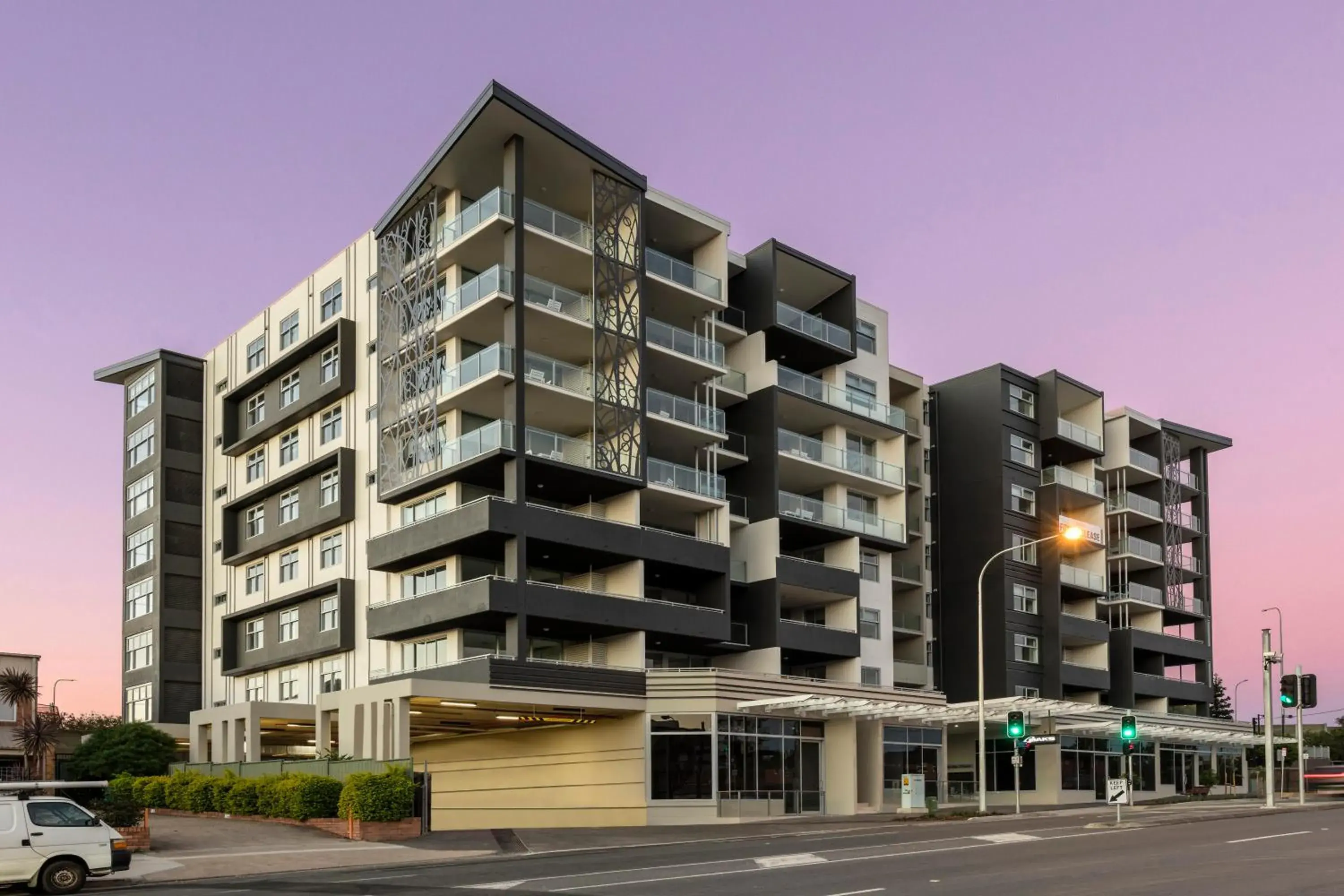 Facade/entrance, Property Building in Oaks Brisbane Woolloongabba Suites