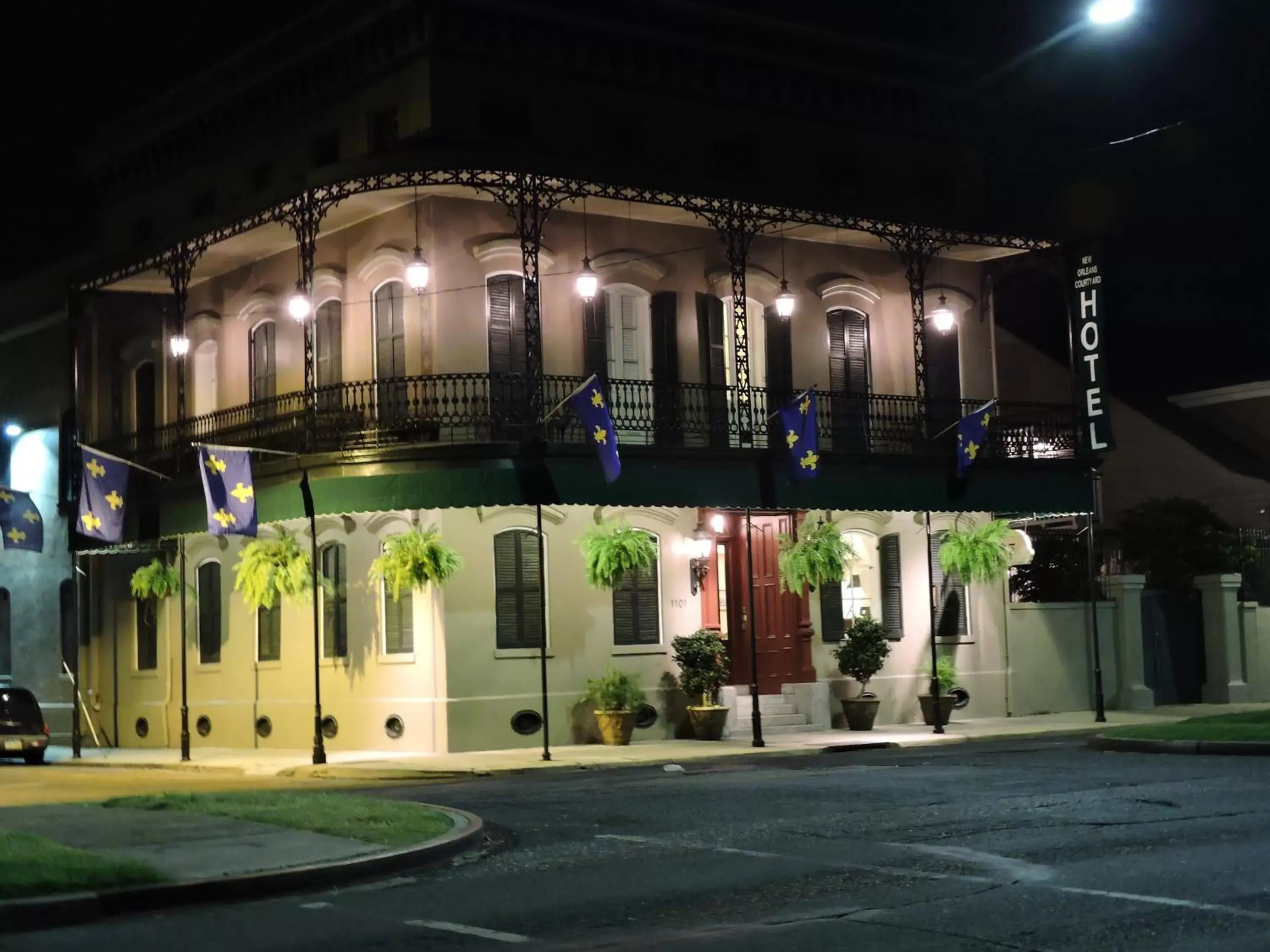 Facade/entrance, Property Building in French Quarter Courtyard Hotel and Suites