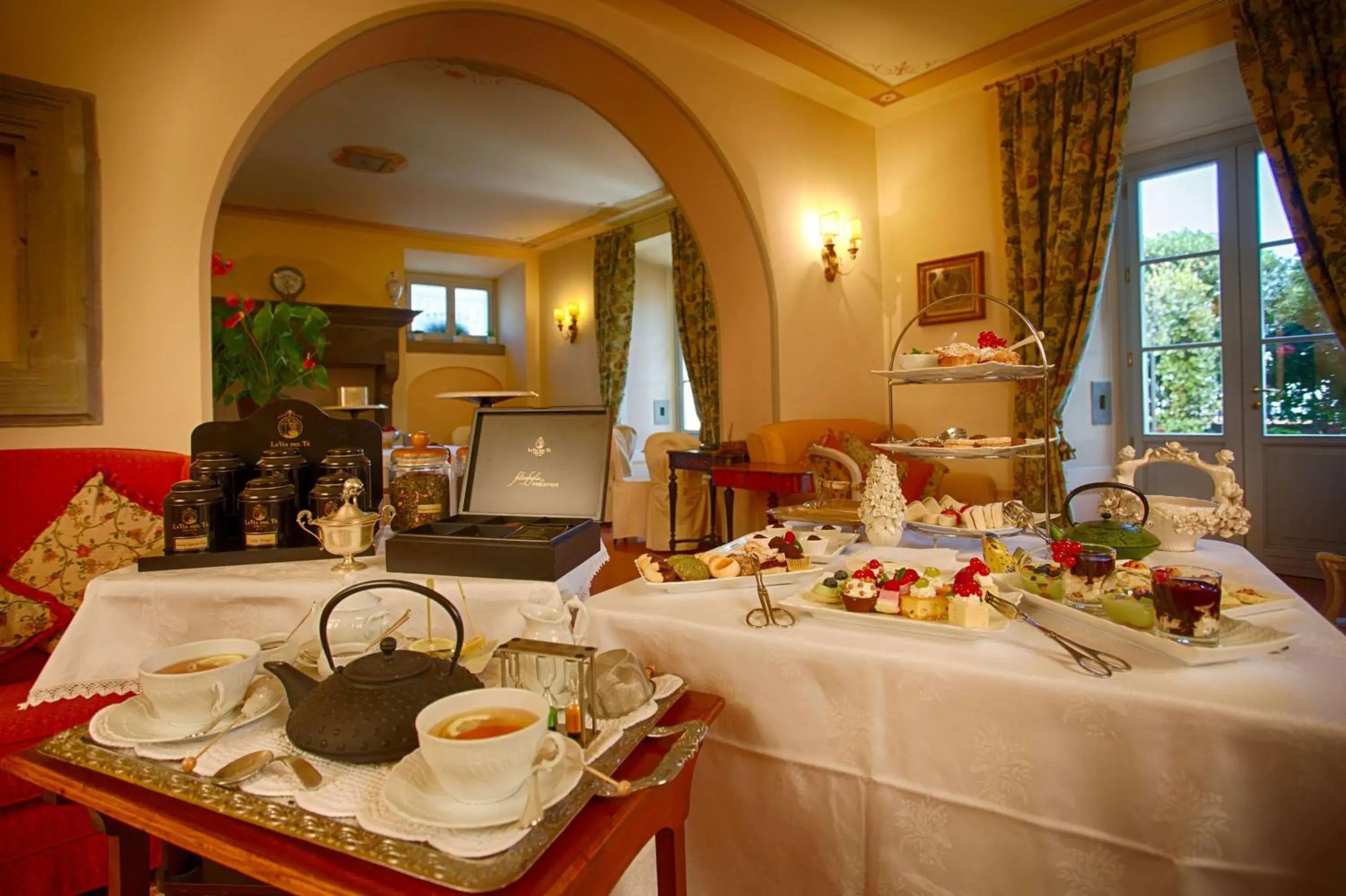 Activities, Restaurant/Places to Eat in Hotel Villa Marsili