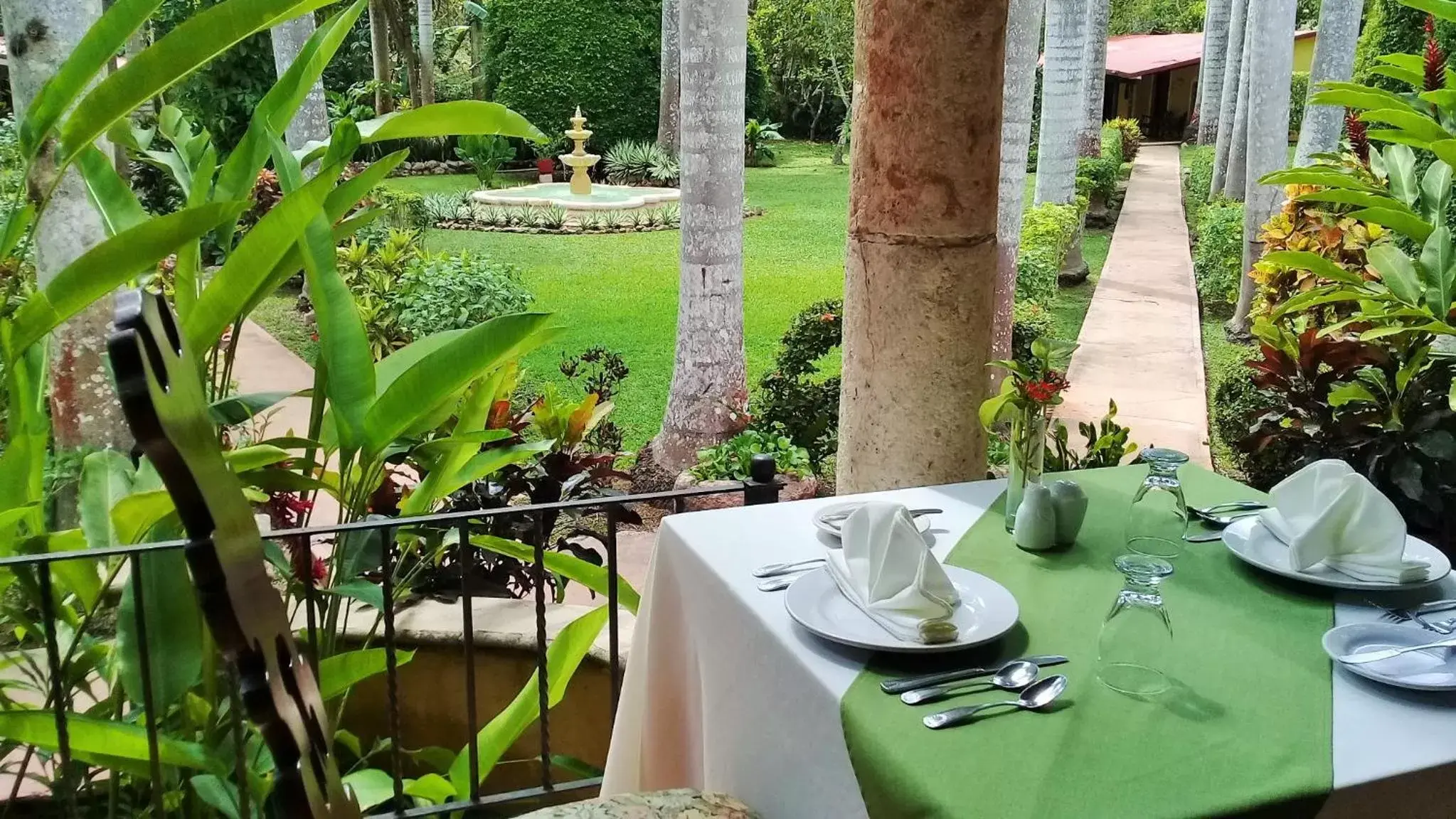 Restaurant/Places to Eat in Hacienda Chichen Resort and Yaxkin Spa