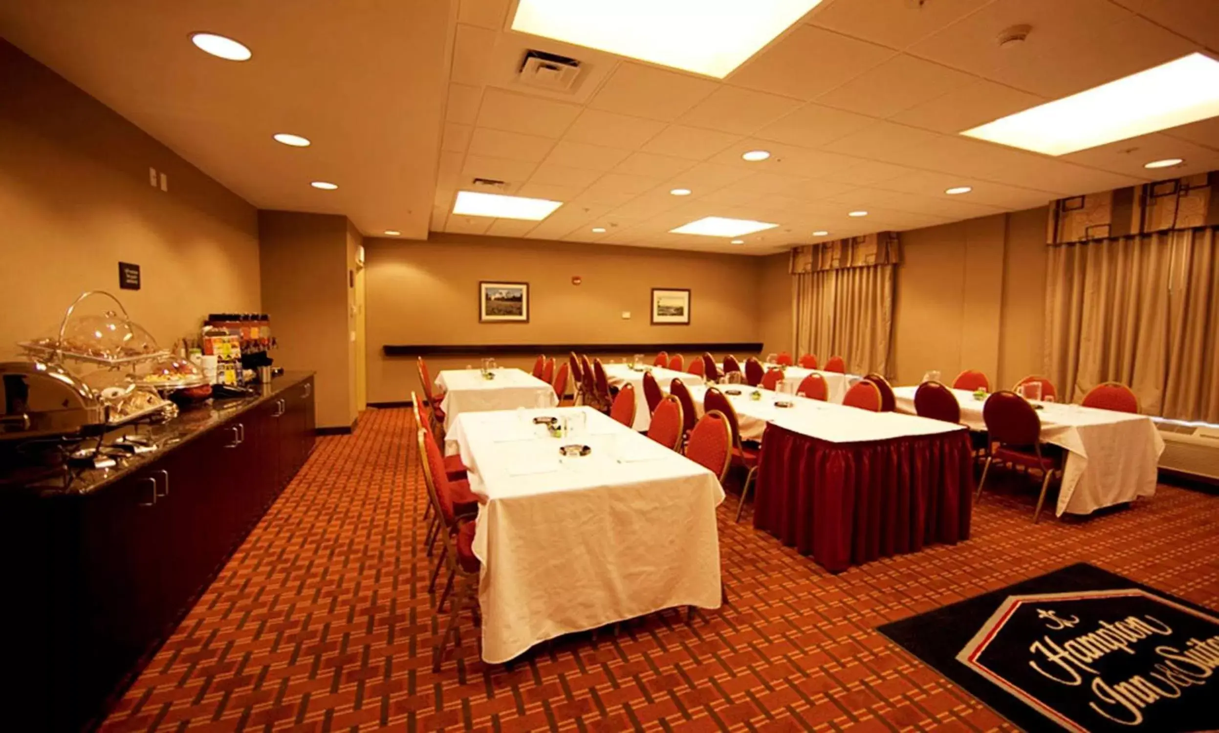 Meeting/conference room in Hampton Inn & Suites by Hilton Seattle/Kent