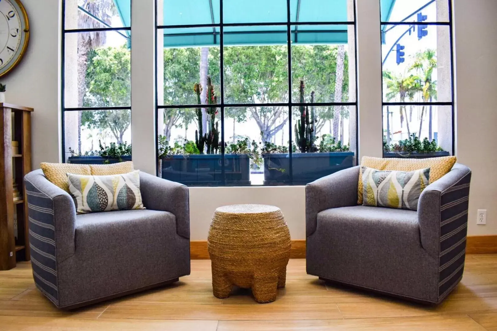 Living room, Seating Area in Beachside Inn