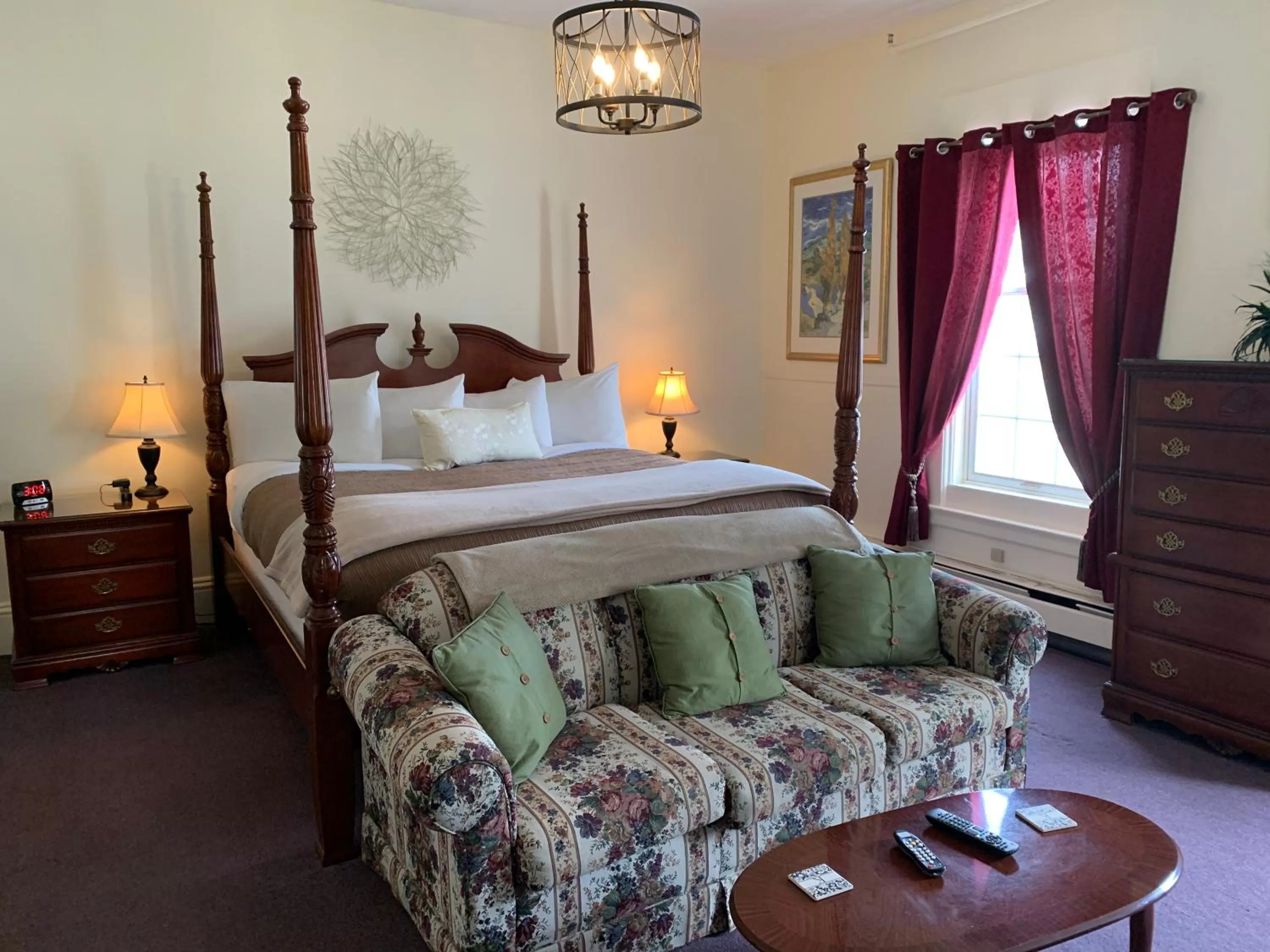 King Suite with Balcony in Kennedy House