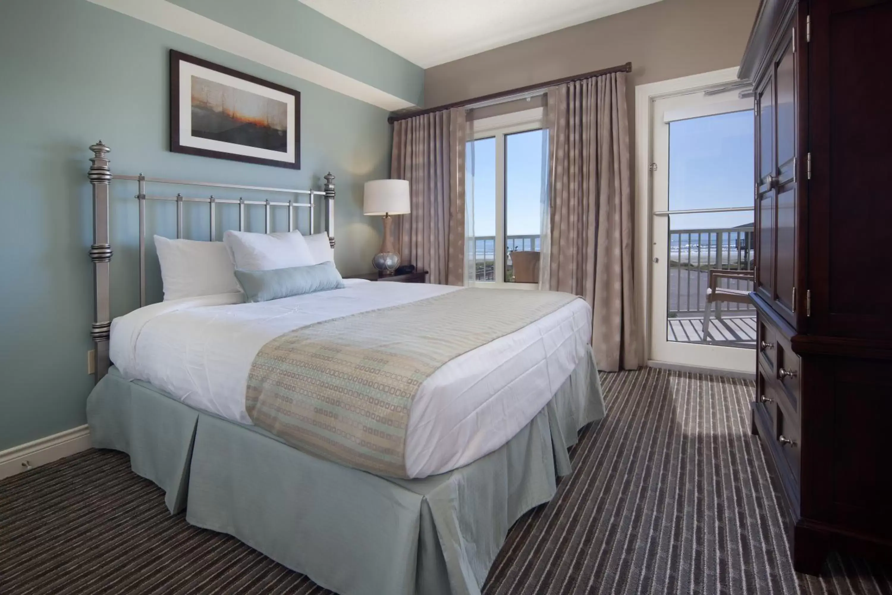 Photo of the whole room, Bed in Holiday Inn Club Vacations Galveston Beach Resort, an IHG Hotel