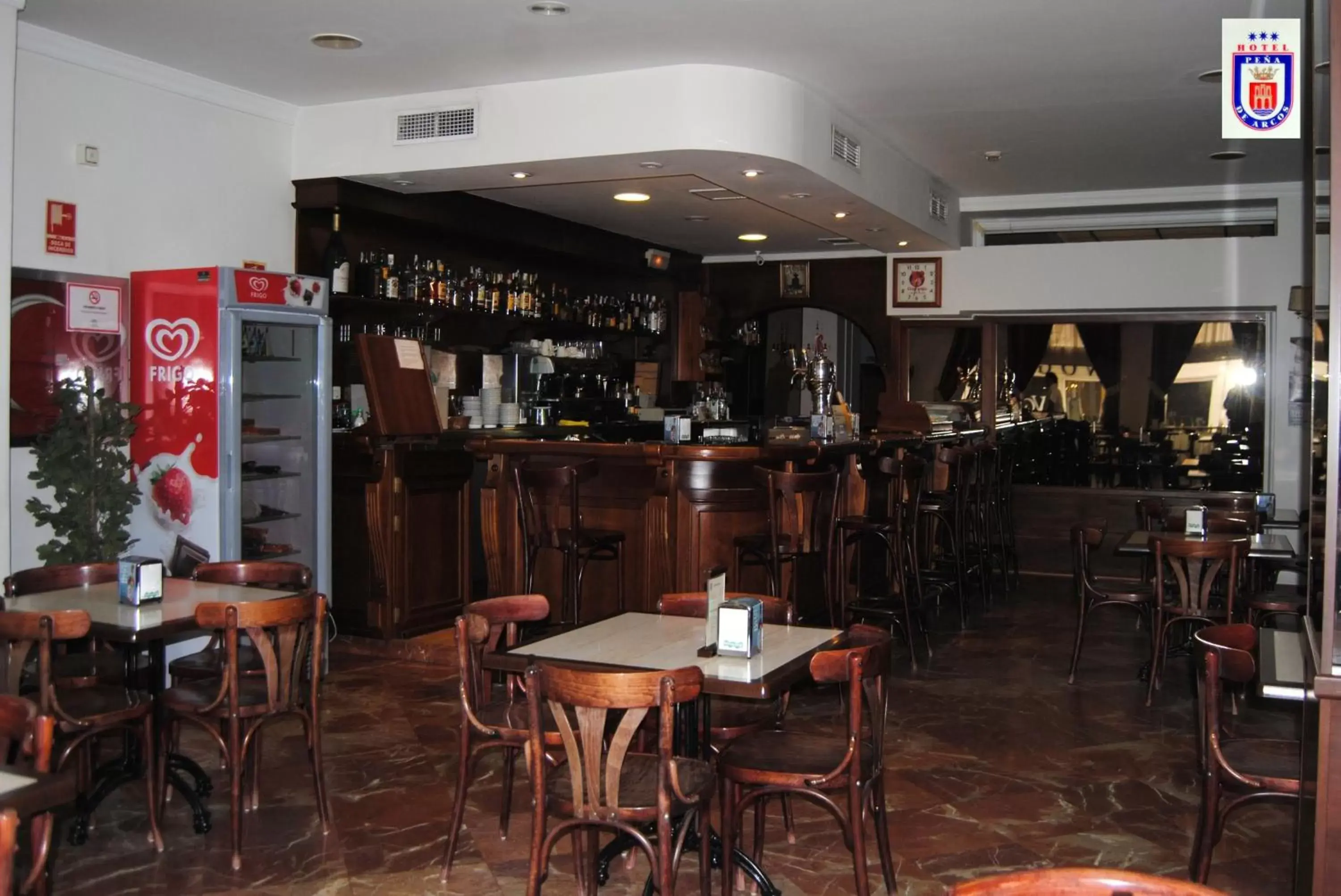 Lounge or bar, Restaurant/Places to Eat in Hotel Peña de Arcos