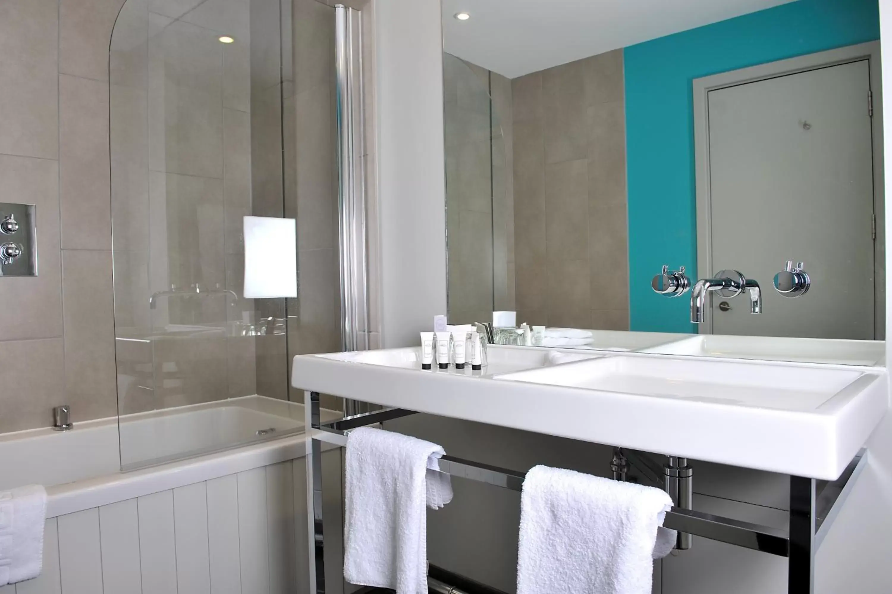 Bathroom in The Cornwall Hotel Spa & Lodges