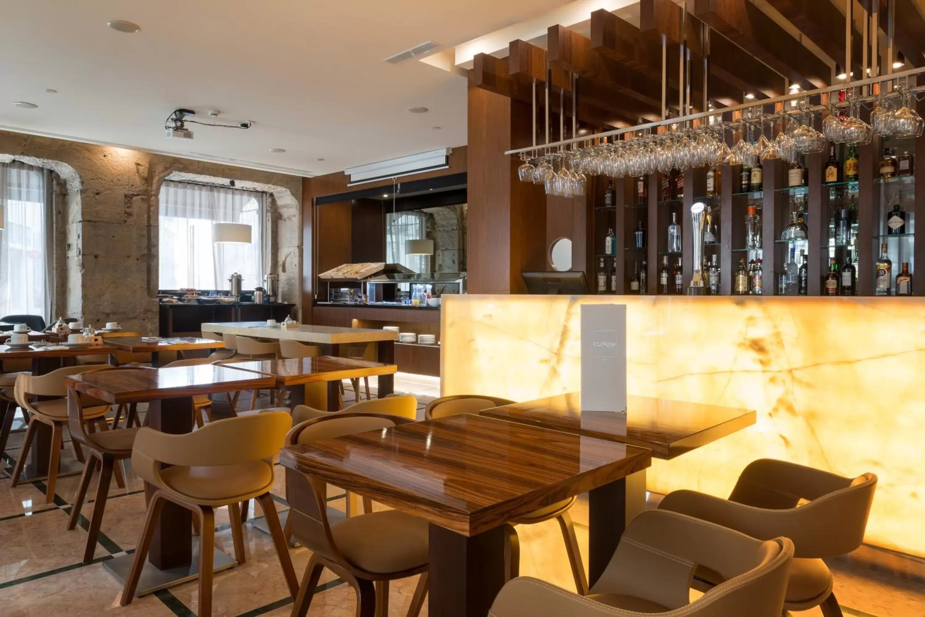 Restaurant/places to eat, Lounge/Bar in TURIM Terreiro do Paço Hotel