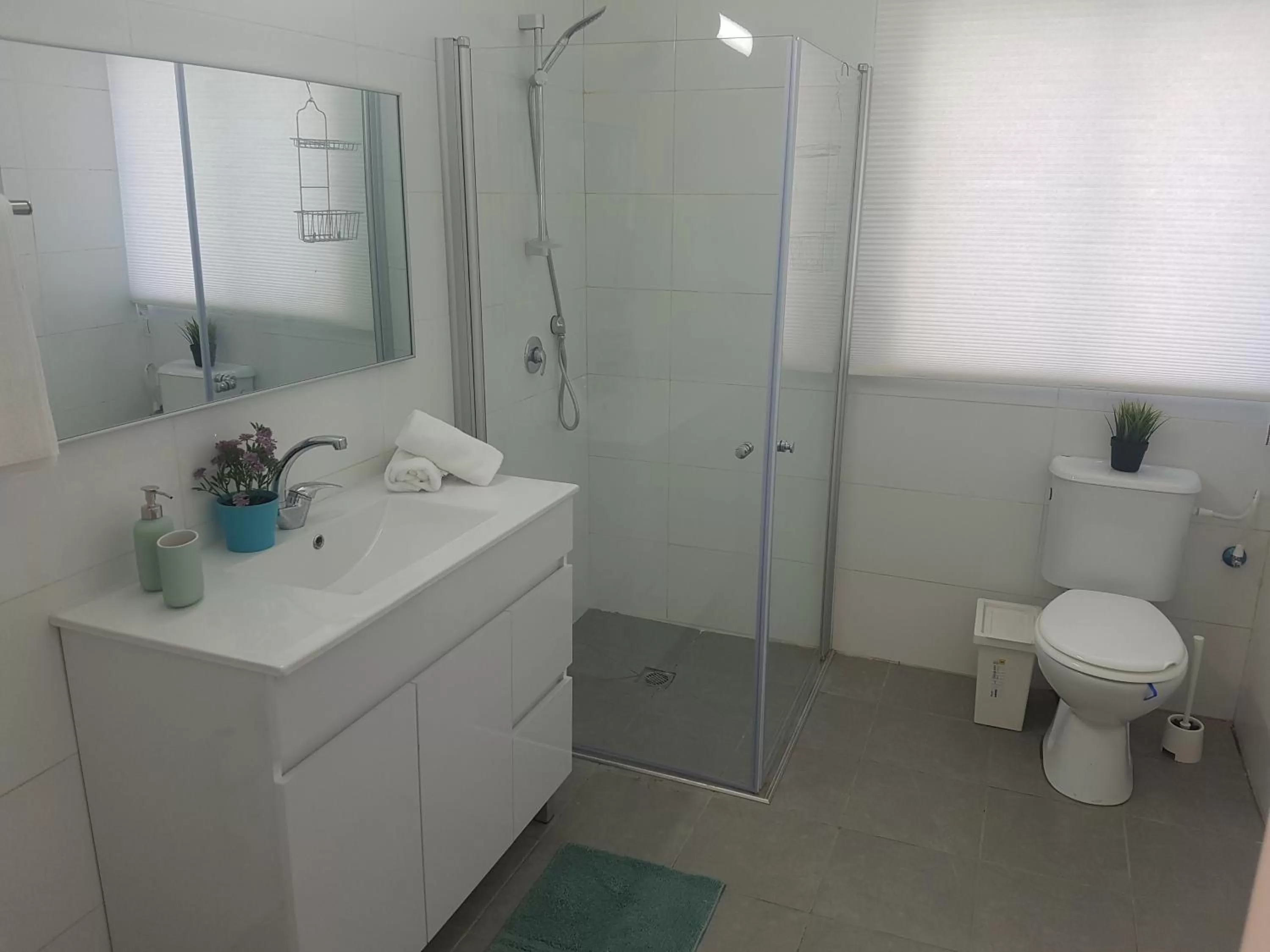 Bathroom in אבני החושן- Avnei Hoshen