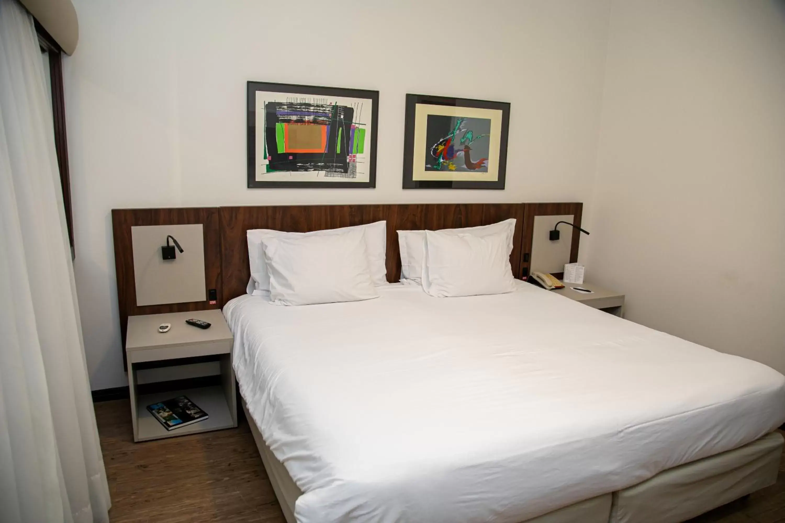 Bed in Plaza Blumenau Hotel