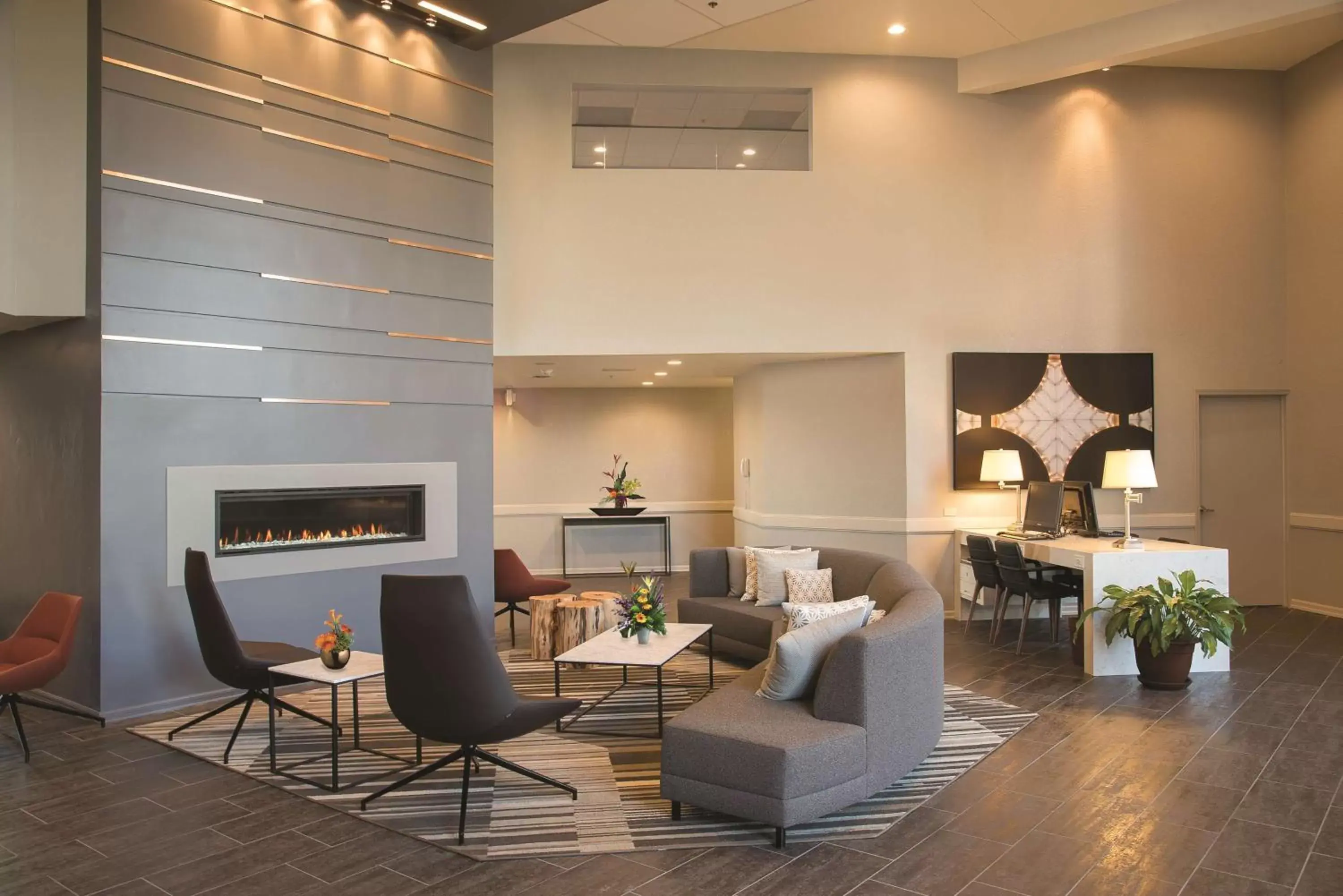 Lobby or reception in DoubleTree by Hilton Racine Harbourwalk Lobby or reception in DoubleTree by Hilton Racine Harbourwalk