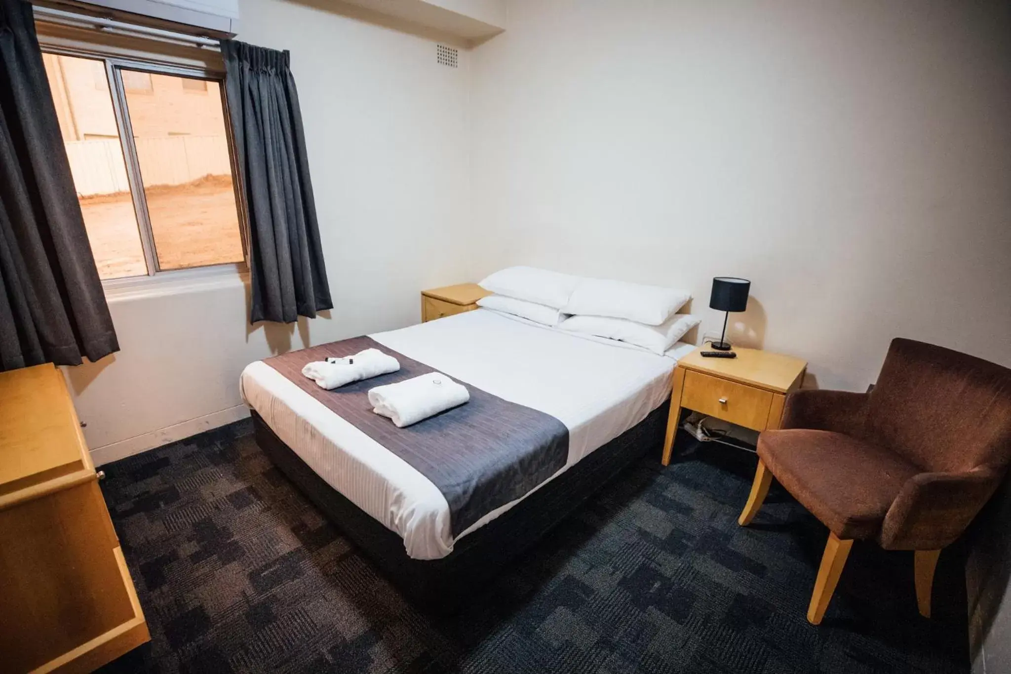 Bed in Shortland Budget Accommodation