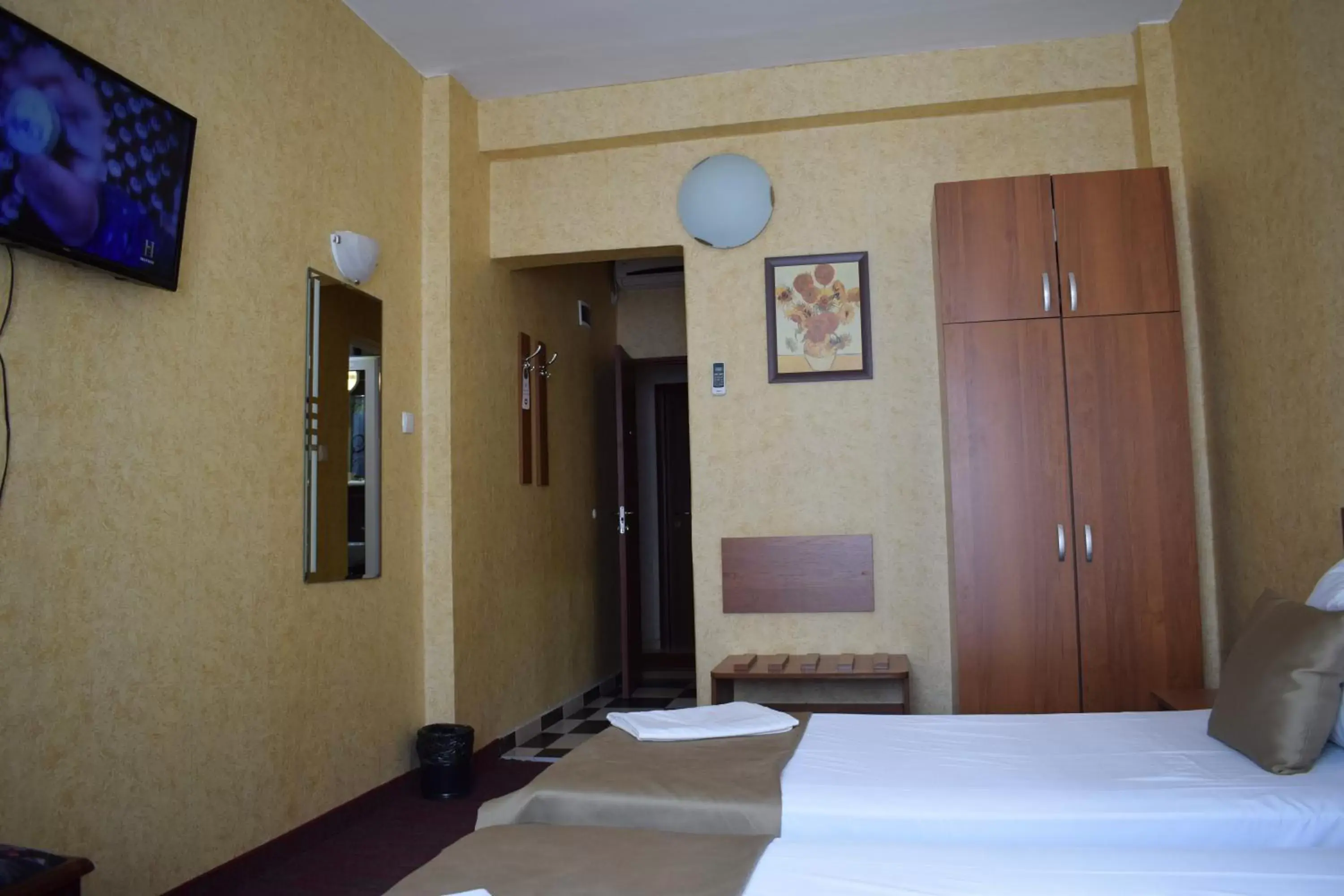 Photo of the whole room, Bed in Slavyanska Beseda Hotel