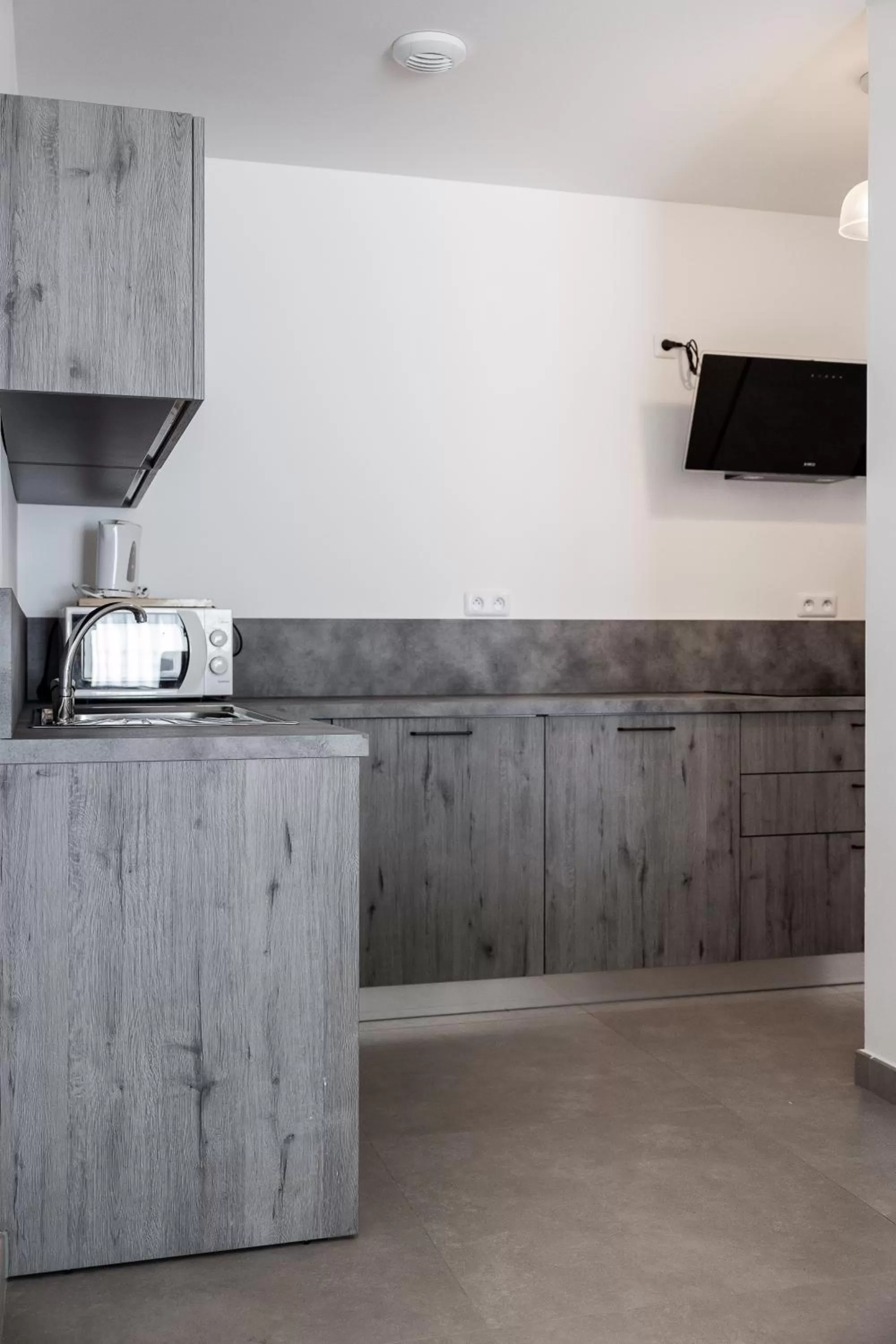 Coffee/tea facilities in Hôtel Le Bastia