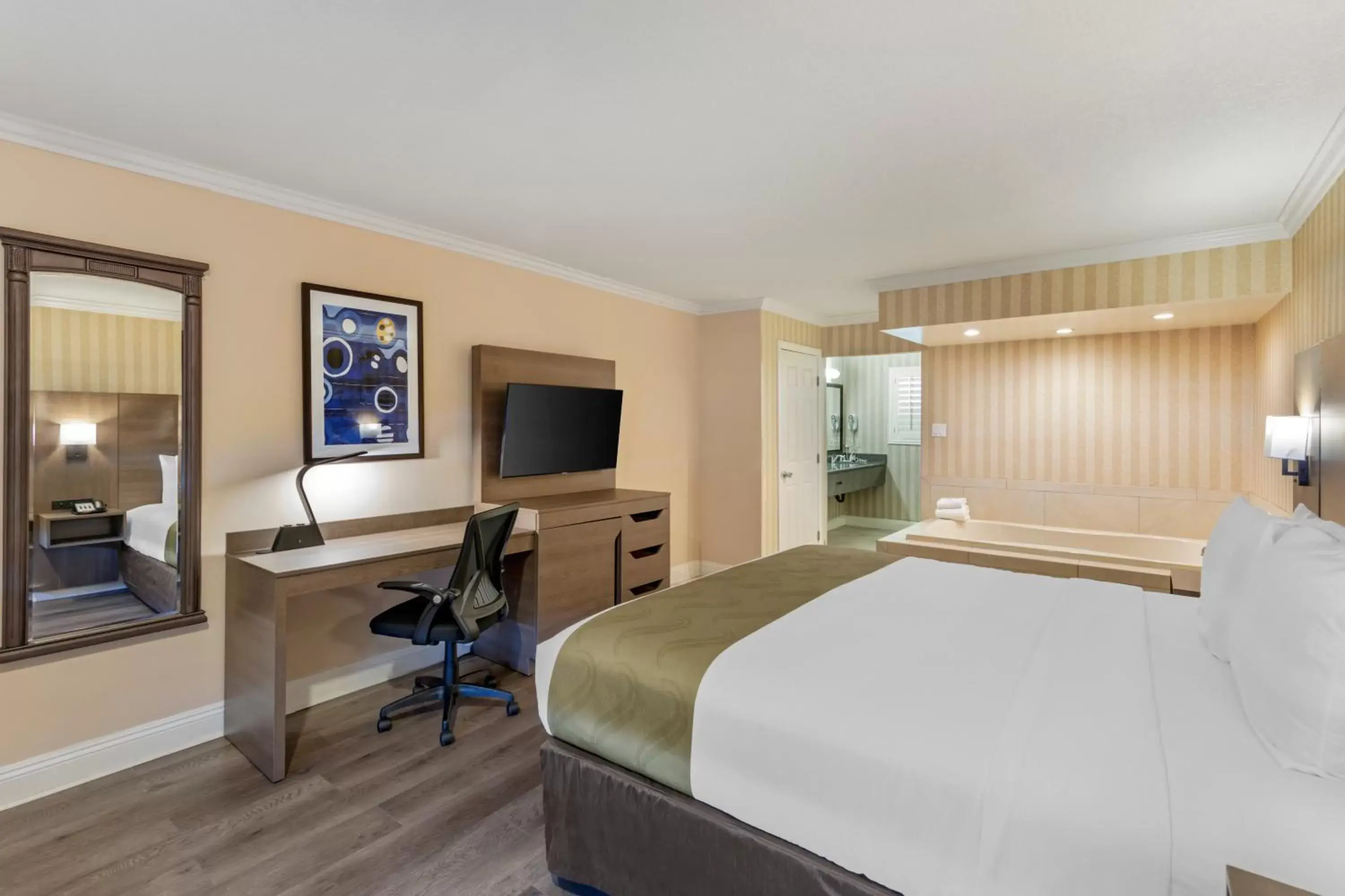 Quality Inn & Suites Anaheim Maingate