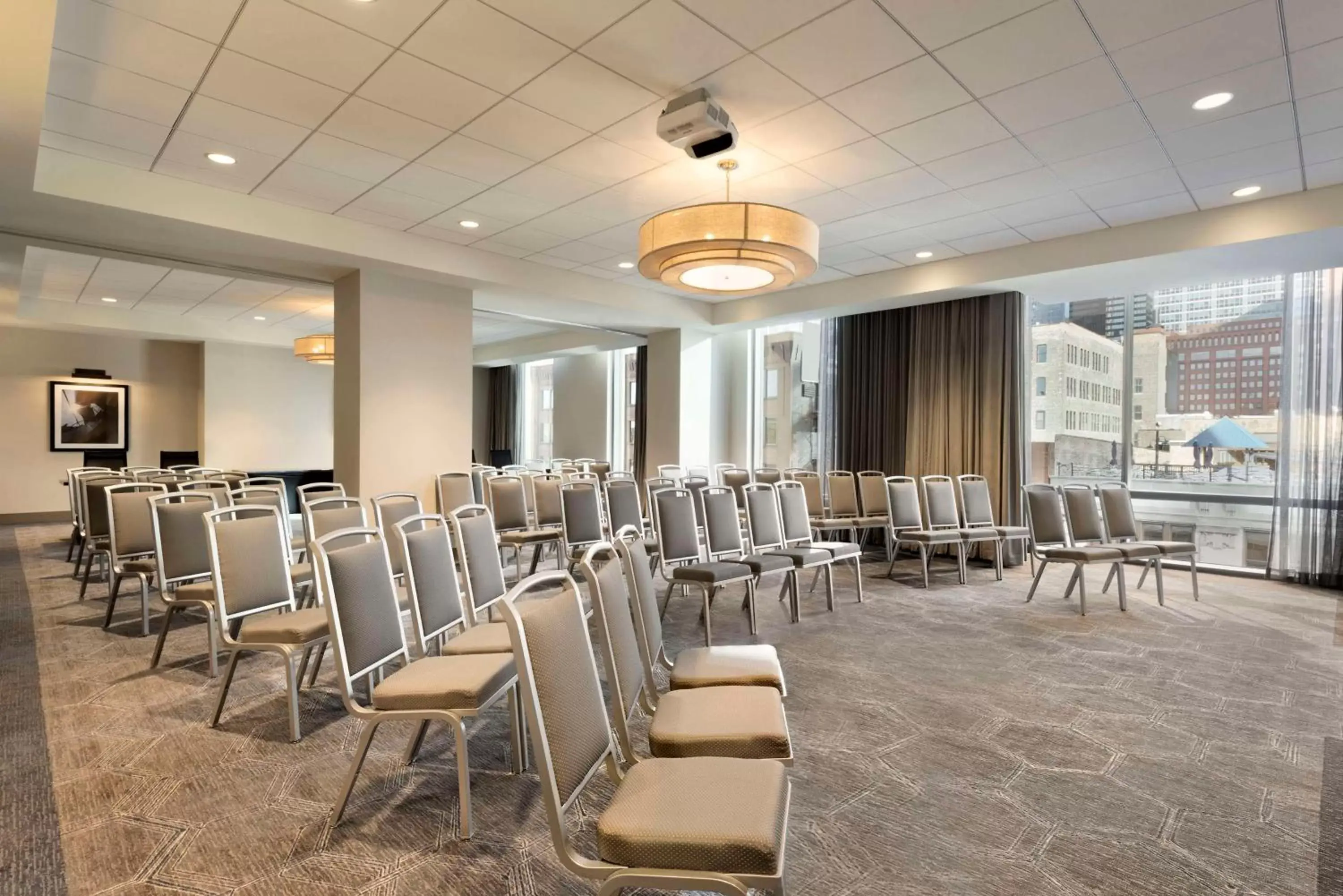 Meeting/conference room in Hampton Inn by Hilton Chicago Downtown West Loop