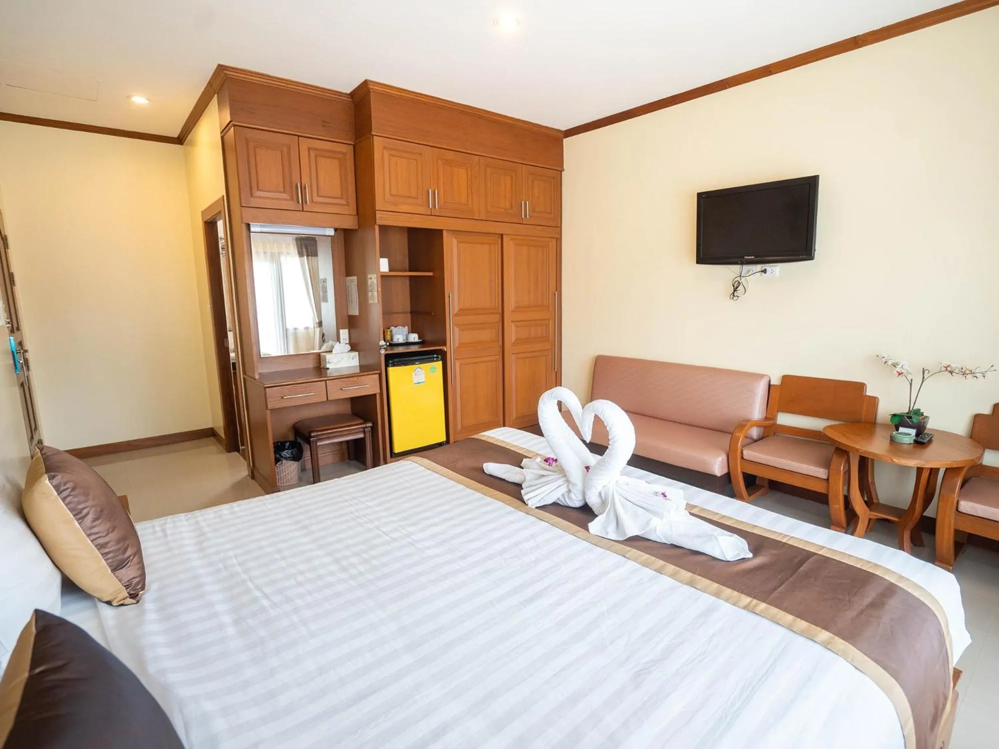 TV and multimedia, Bed in Baan Sailom Hotel Phuket - Sha Extra Plus