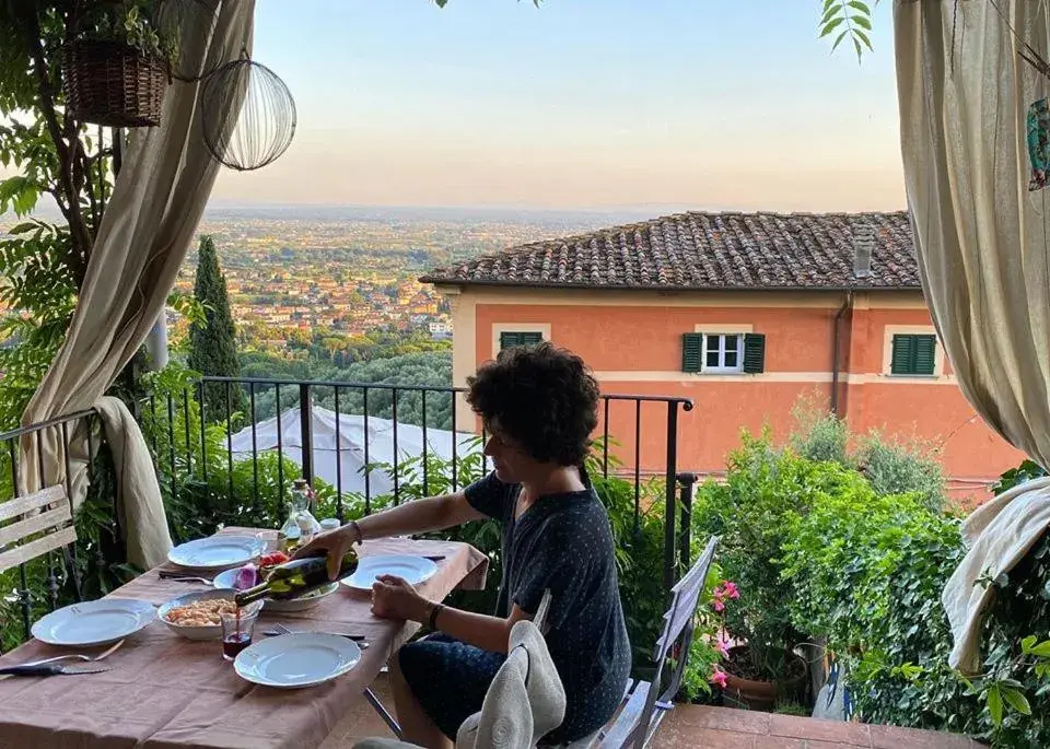 Patio in Hotel Villa Sermolli