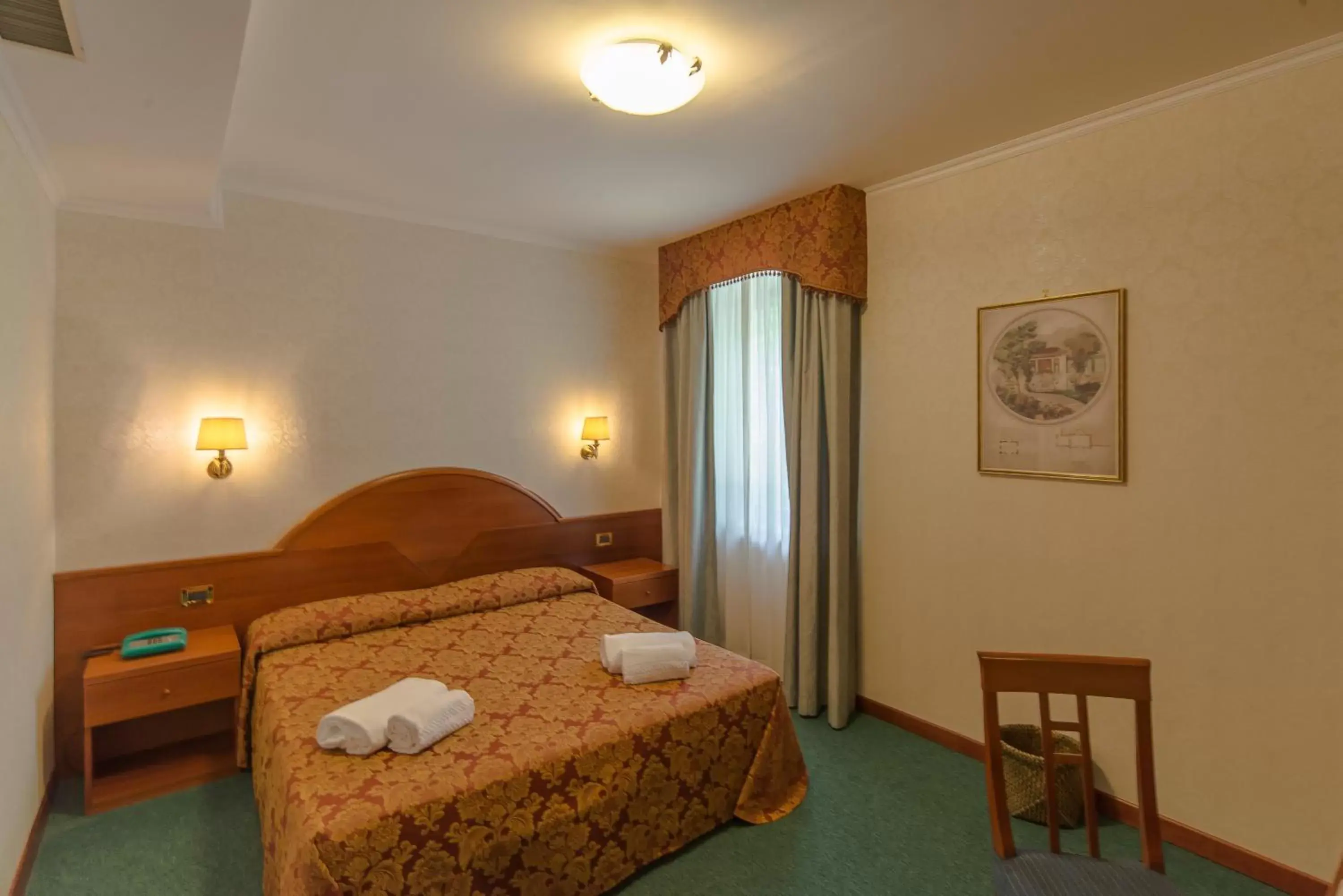 Photo of the whole room, Bed in Hotel Columbus sul Lago