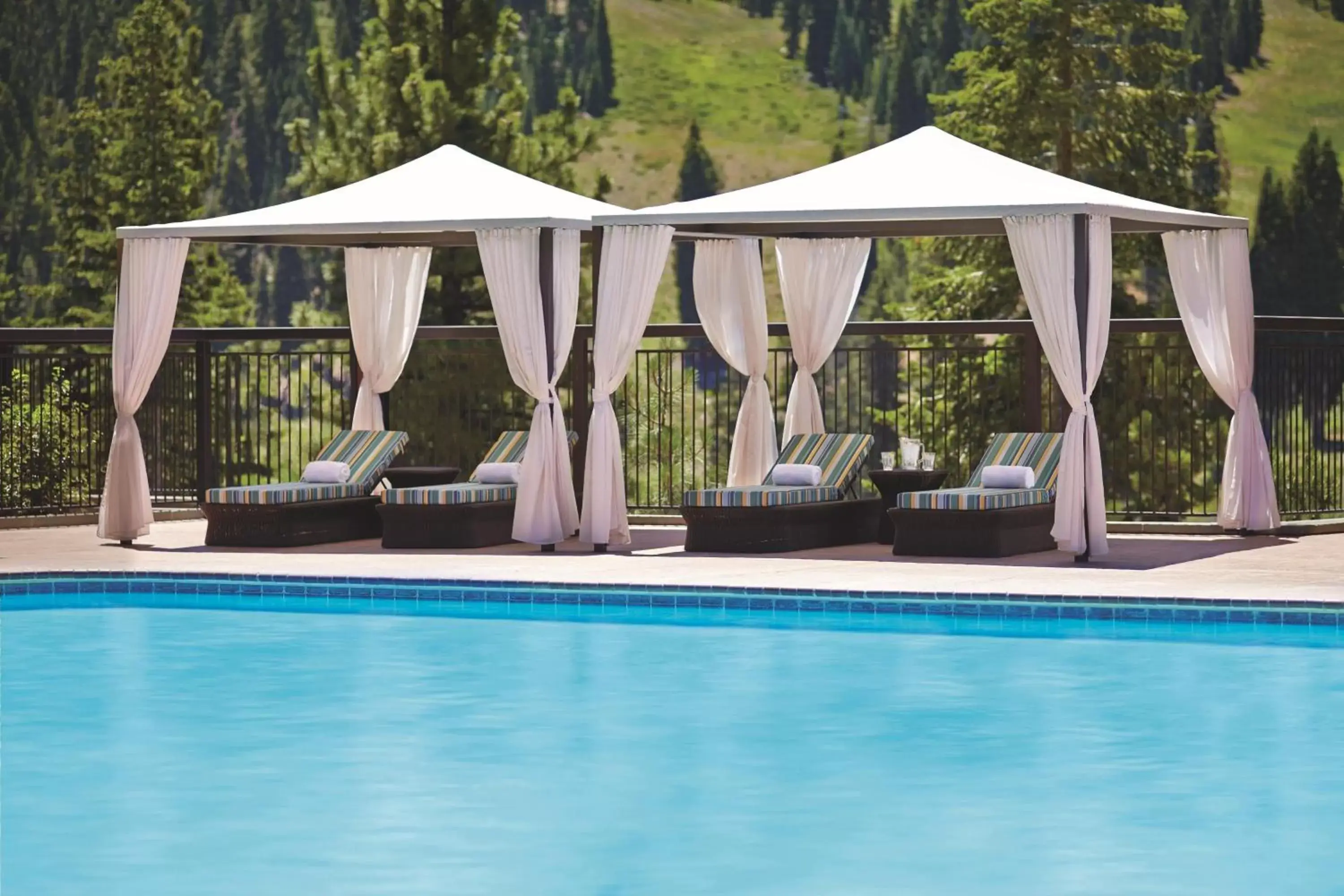 Swimming Pool in The Ritz-Carlton, Lake Tahoe