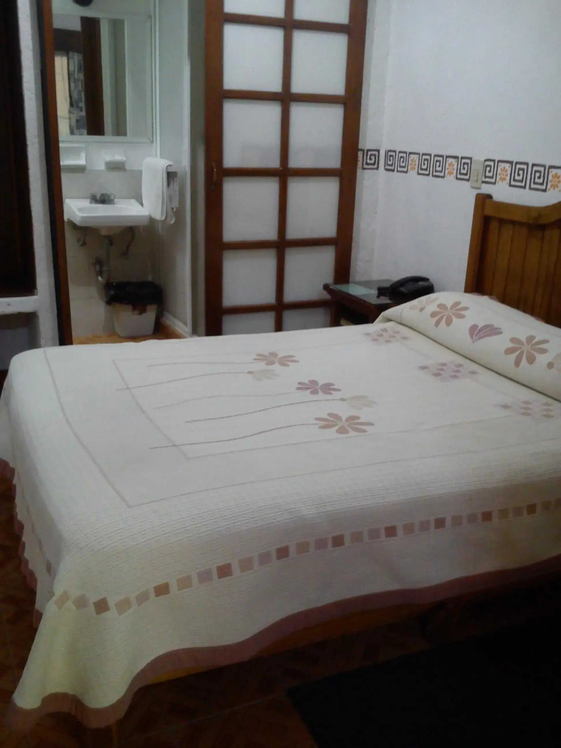 Bedroom, Bed in CasaGrande Posada Ejecutiva