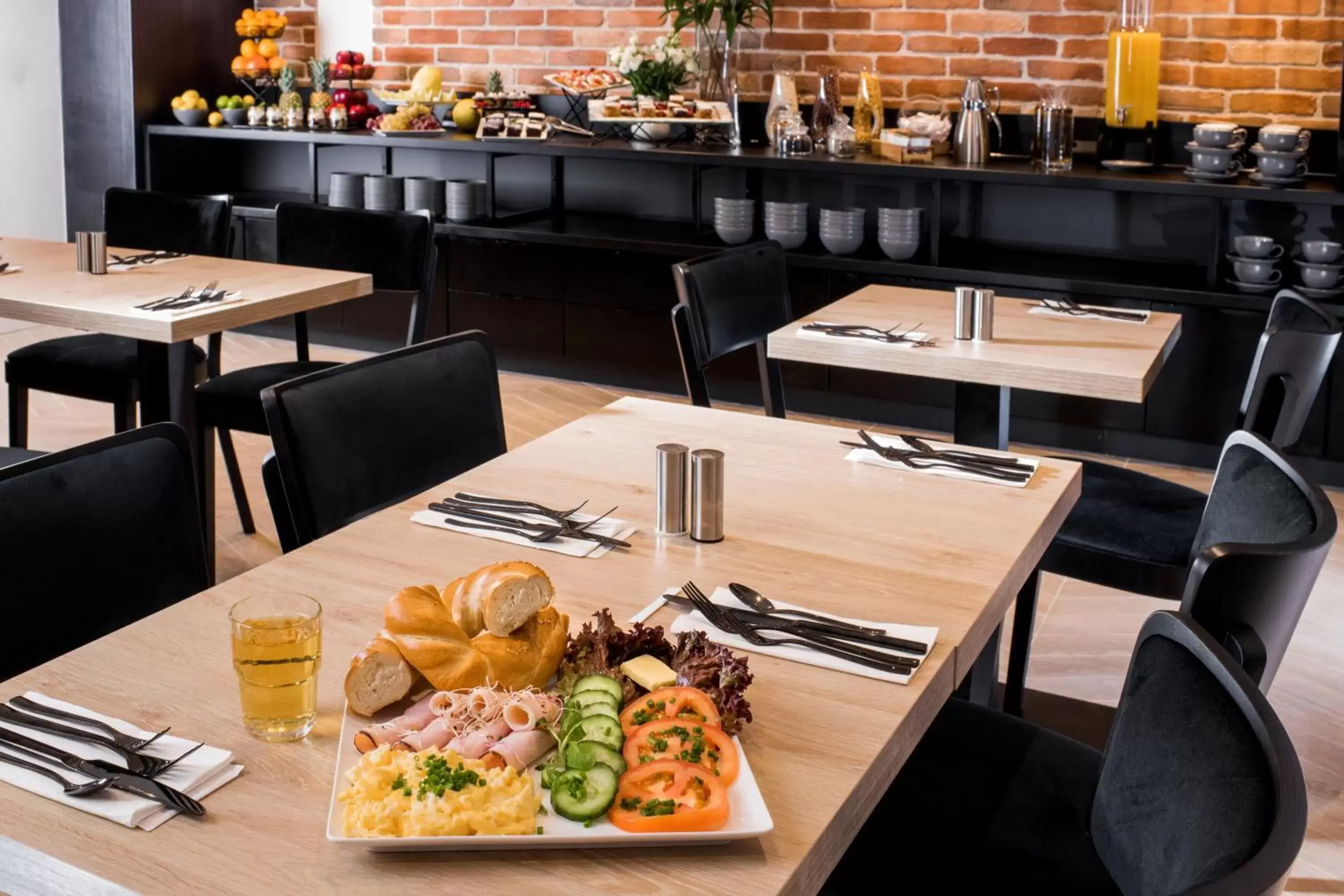 Breakfast in Hotel Krupnicza 30 Breakfast in Hotel Krupnicza 30