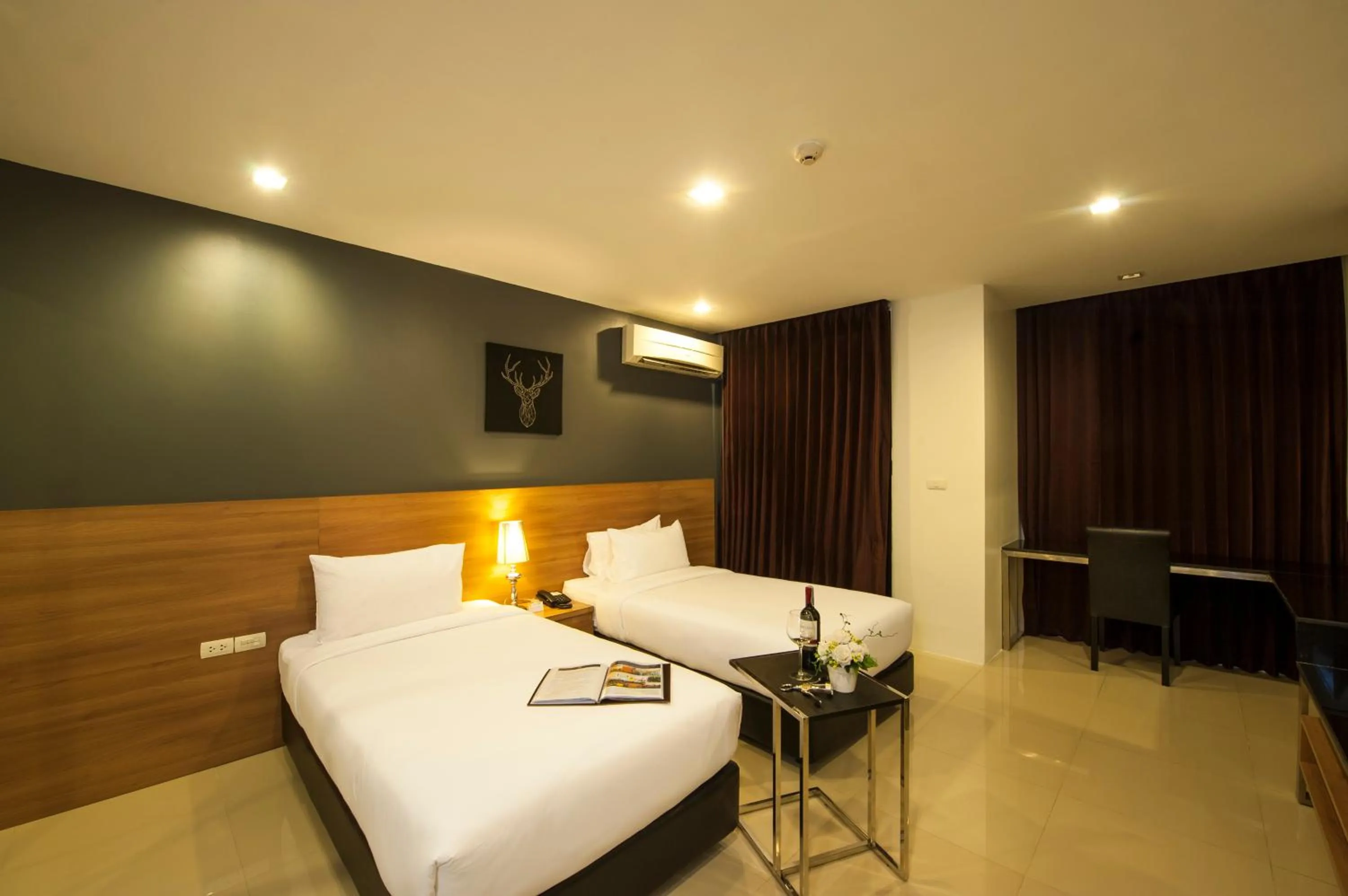 Bed in Marigold Sukhumvit - Free Shuttle to BTS Bearing Station