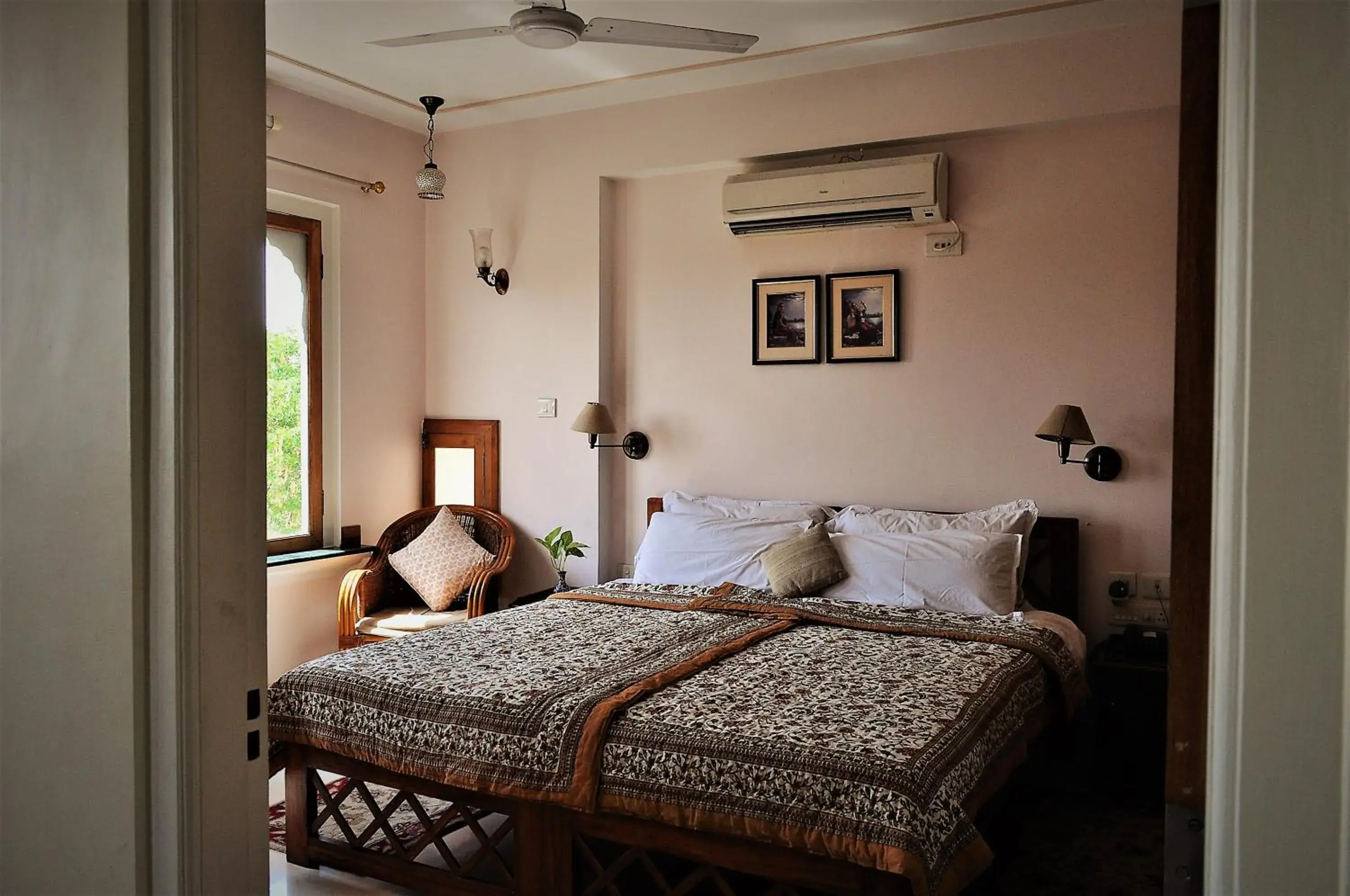 Bedroom, Bed in Om Niwas Suite Hotel