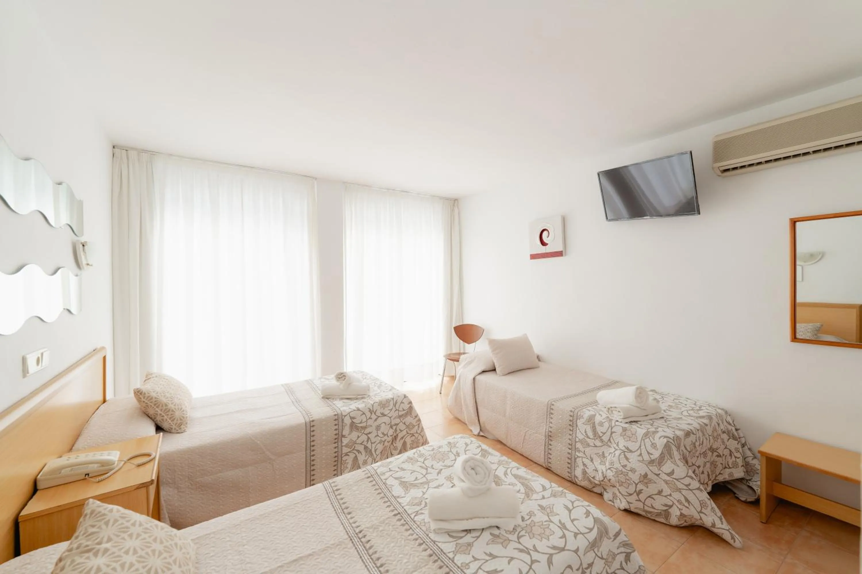 Photo of the whole room, Bed in Hotel Santa Faz