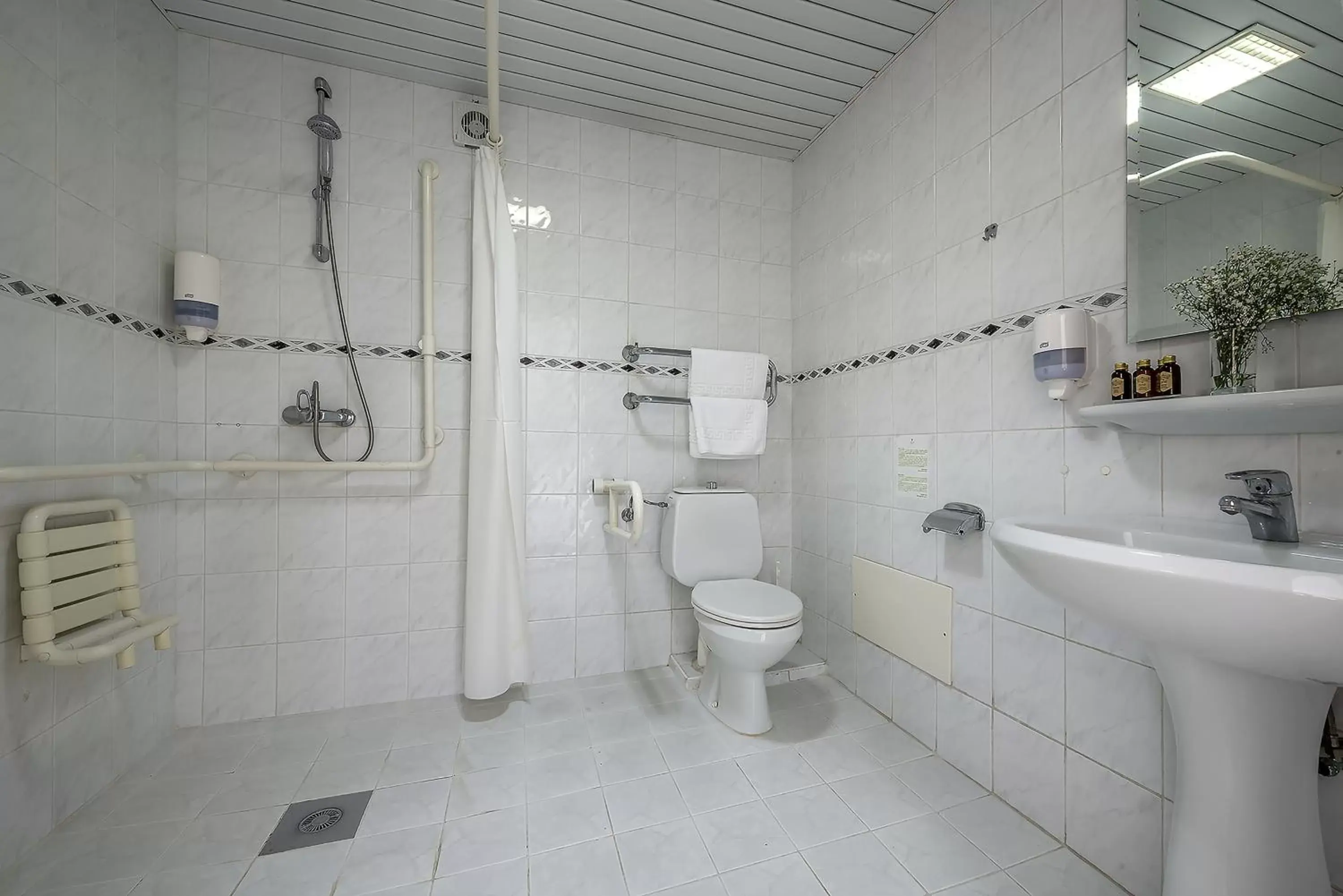 Bathroom in Grata by Centrum Hotels