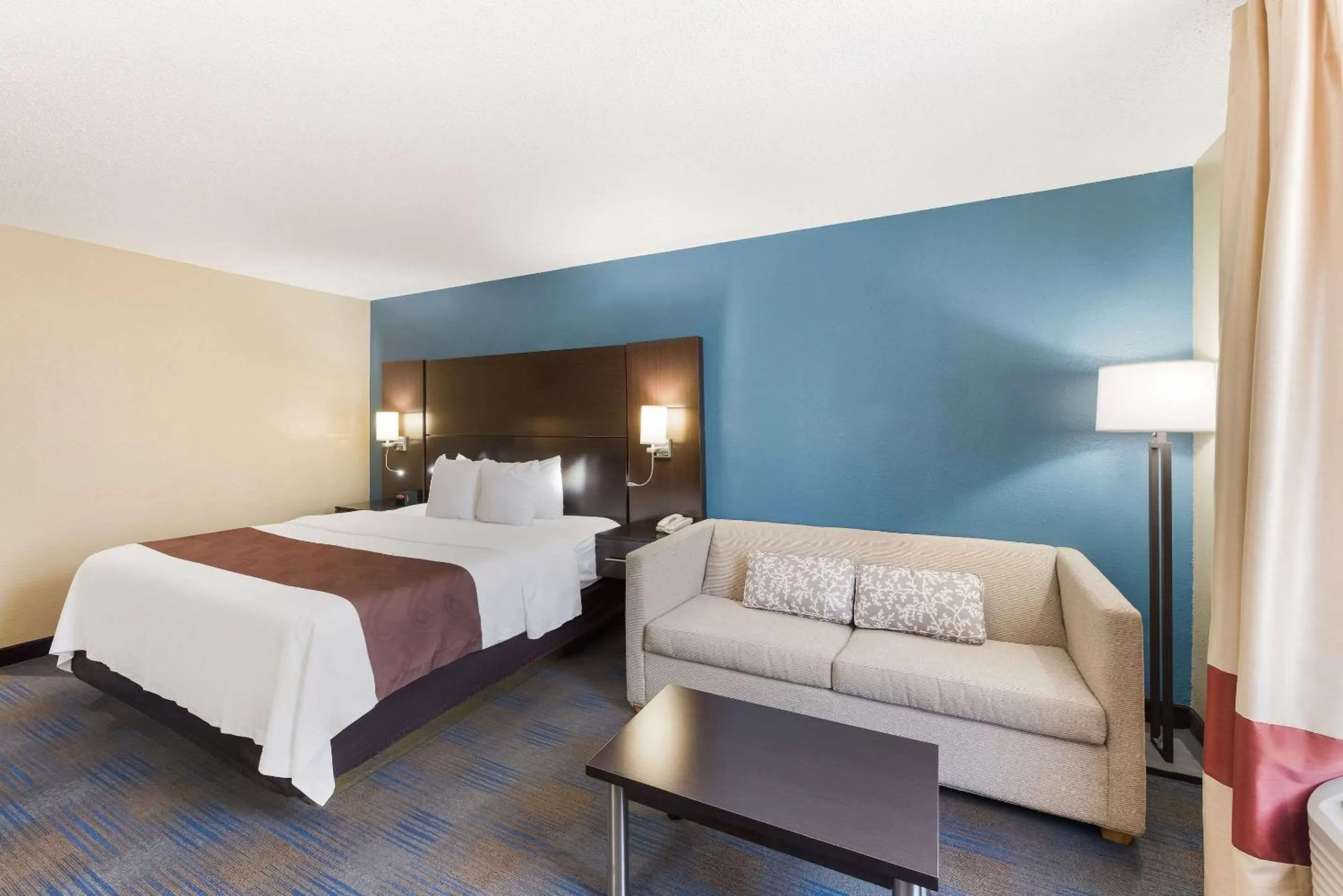 Bedroom, Bed in Quality Inn Upper Sandusky