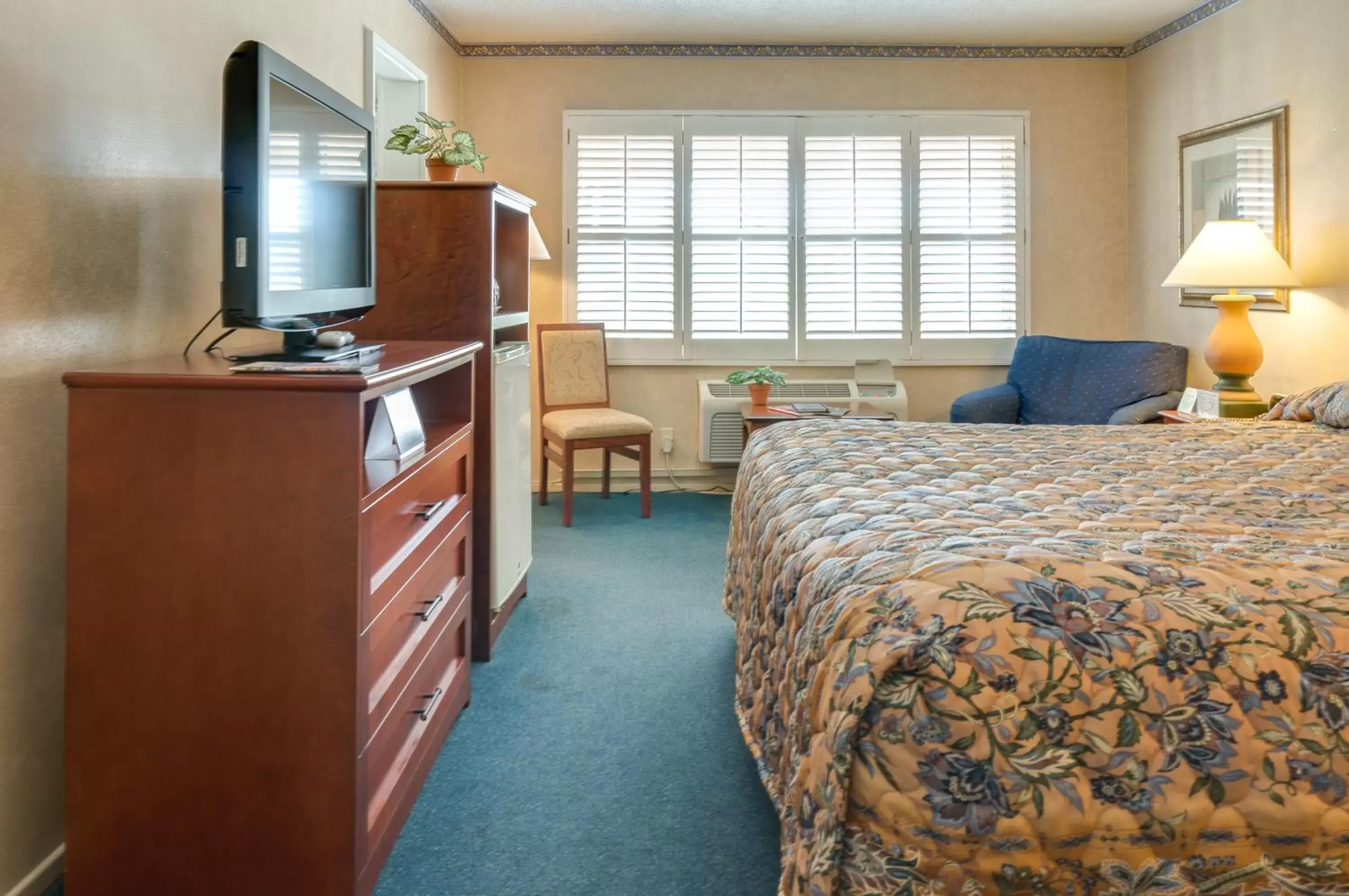 King Room in Saga Motor Hotel Pasadena King Room in Saga Motor Hotel Pasadena