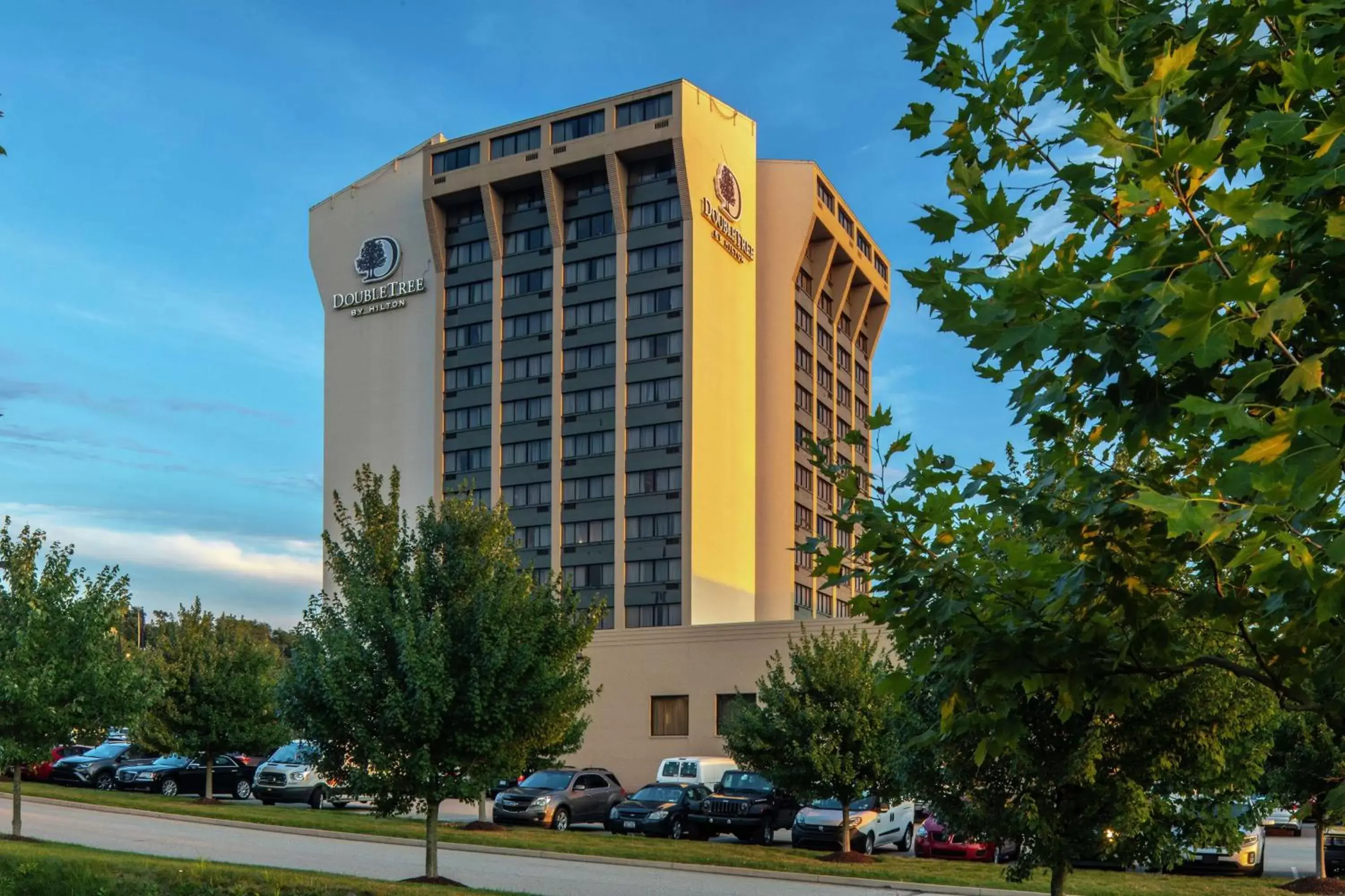 Property Building in DoubleTree by Hilton Pittsburgh Monroeville Convention Center