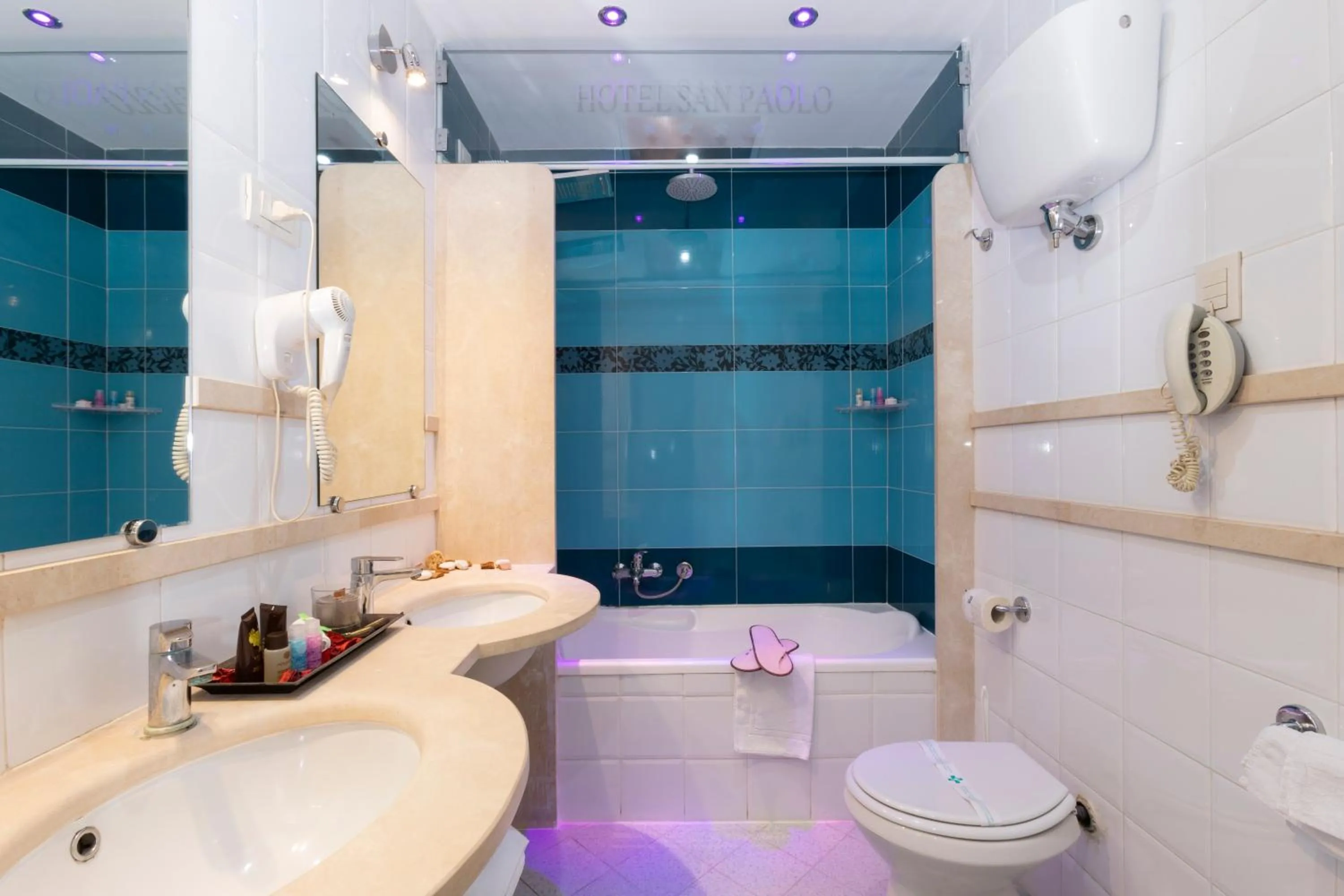 Toilet in Hotel San Paolo