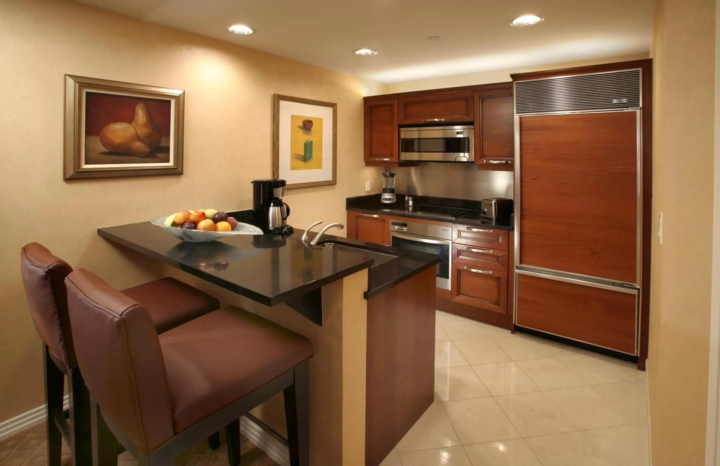 Kitchen or kitchenette, Kitchen/Kitchenette in The Signature at MGM Grand - All Suites