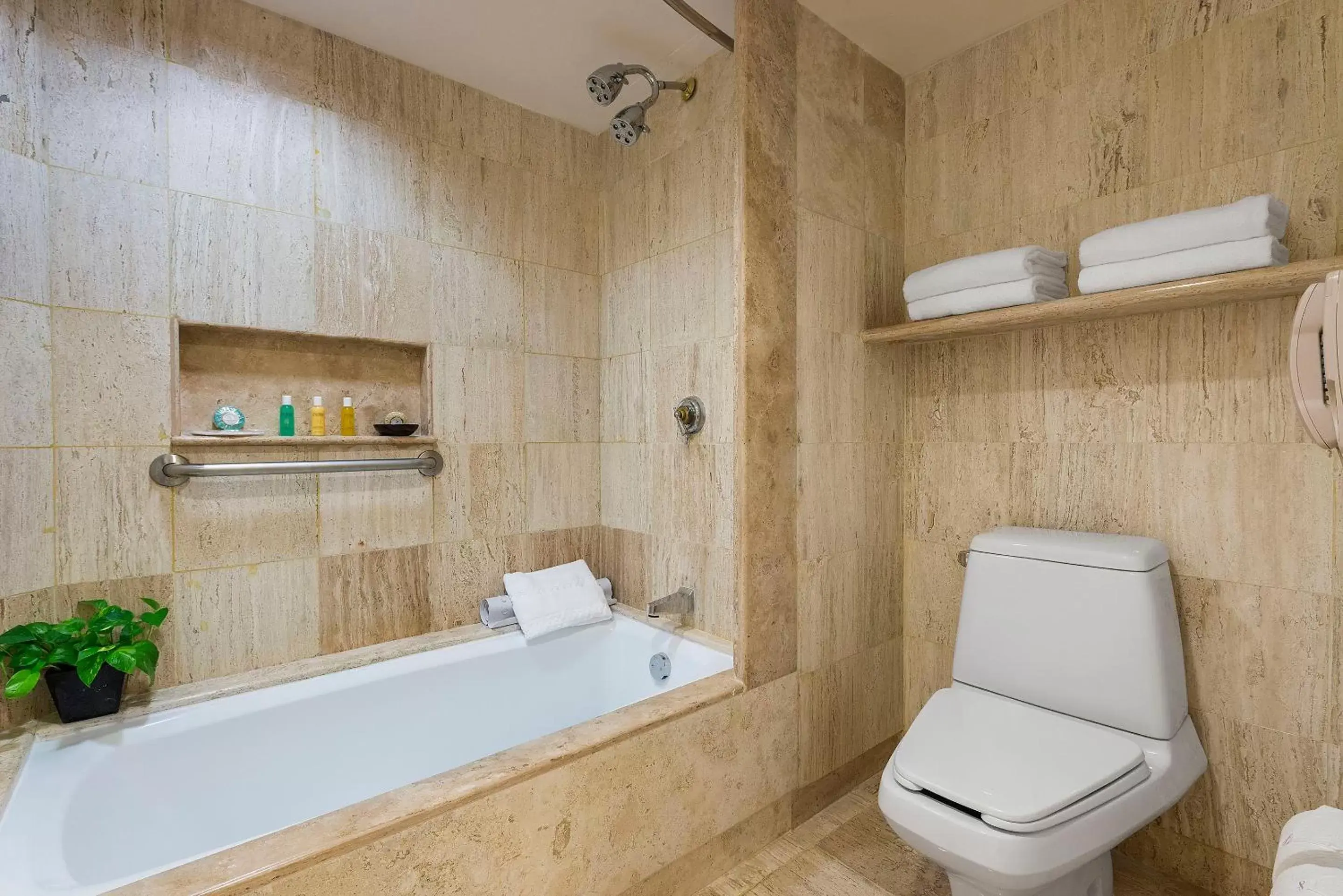 Bathroom in Grand Fiesta Americana Coral Beach Cancun - All Inclusive