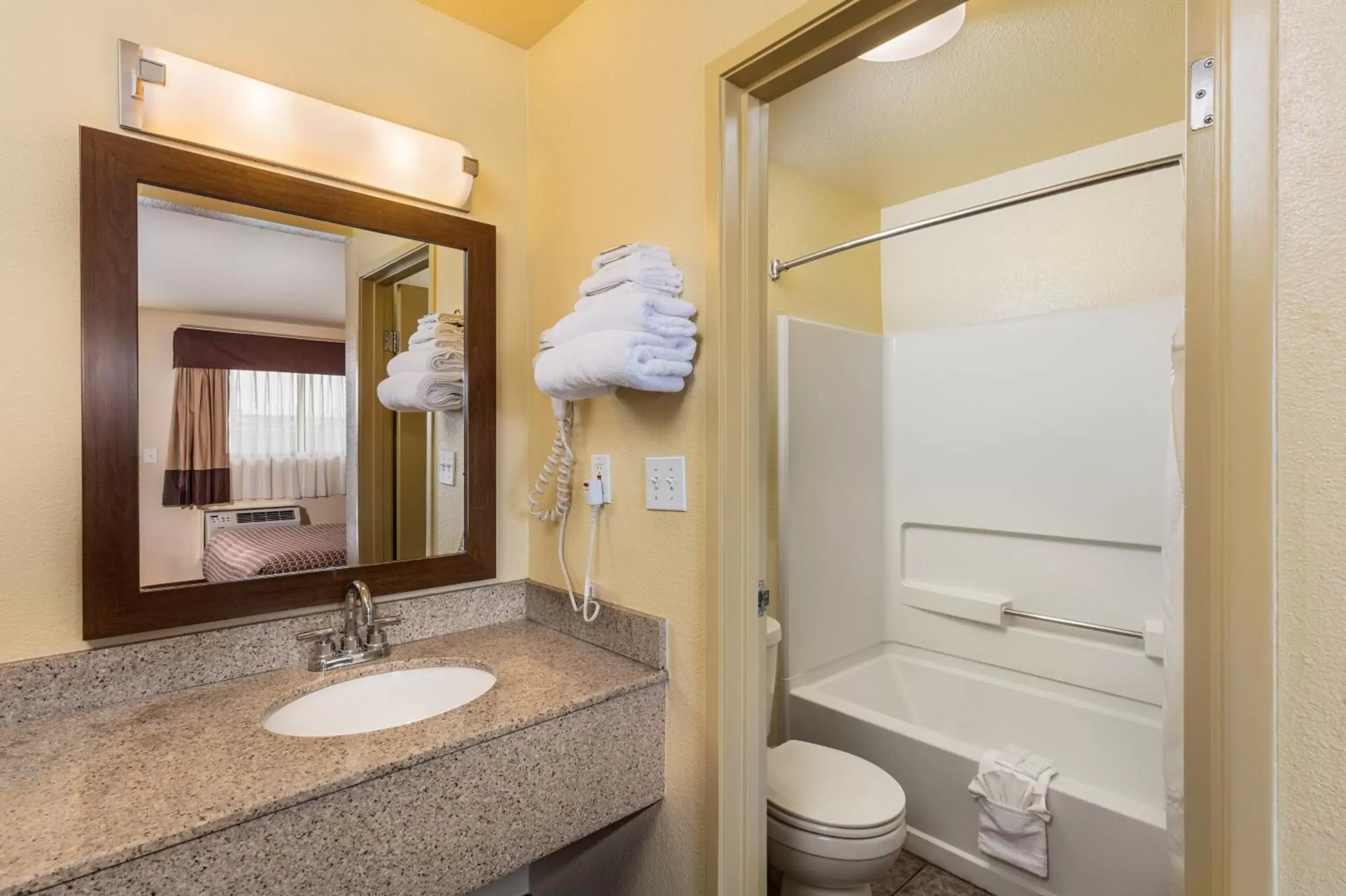 Shower, Bathroom in Key Inn And Suites